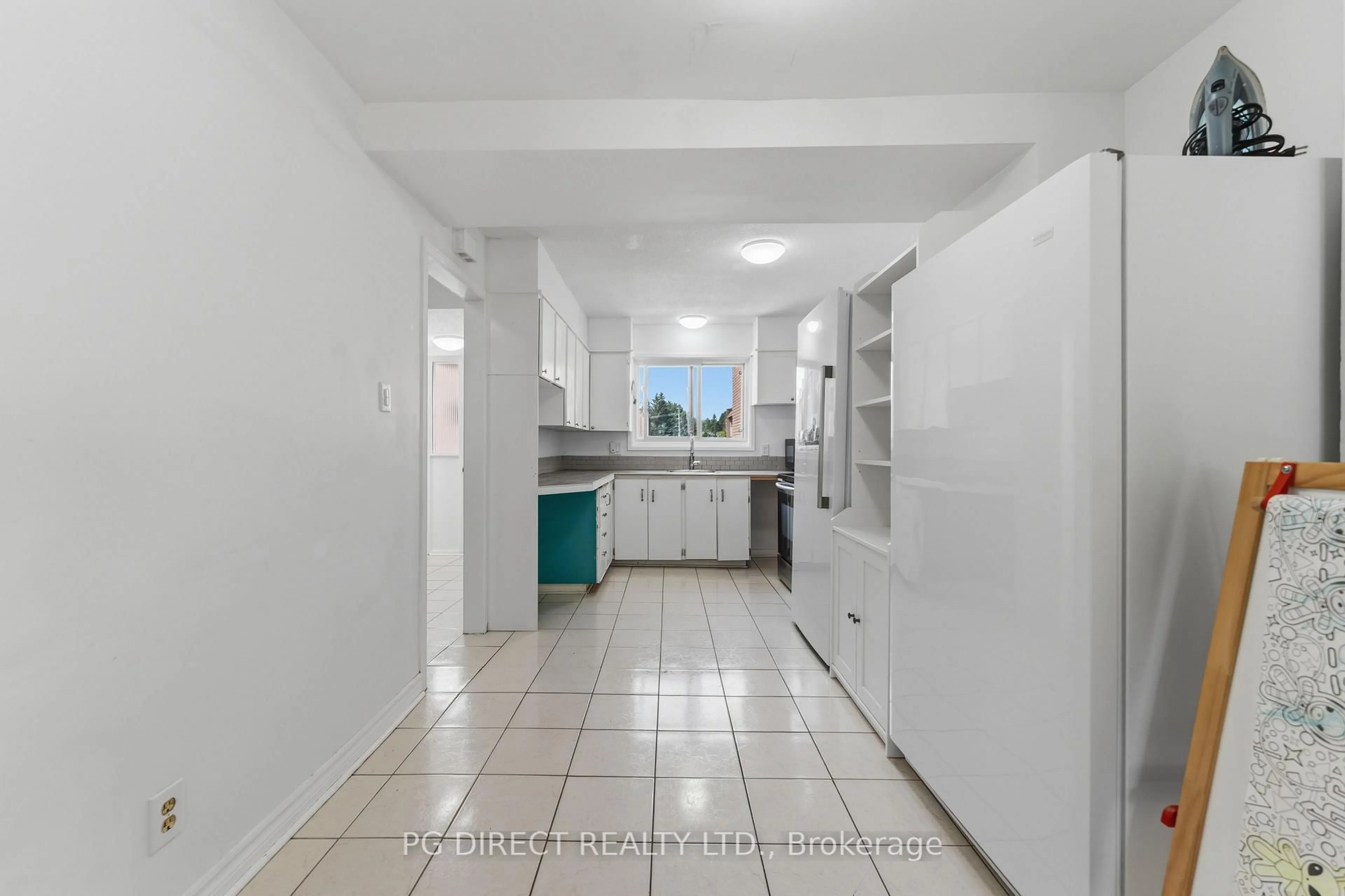 Standard kitchen, ceramic/tile floor for 3K Arnold Dr, Ottawa Ontario K2H 6V6