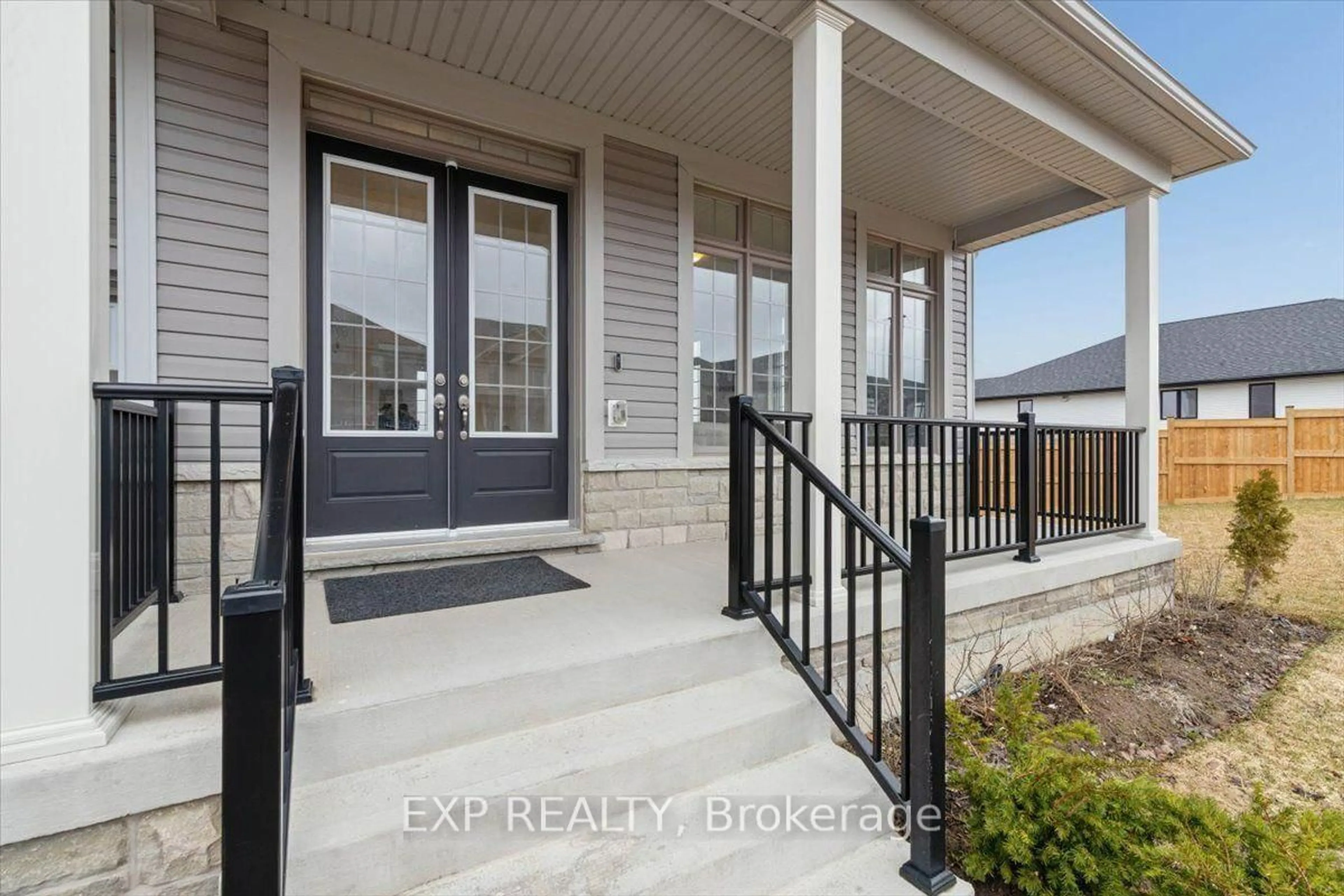 Indoor entryway for 98 Rea Dr, Centre Wellington Ontario N1M 0J8