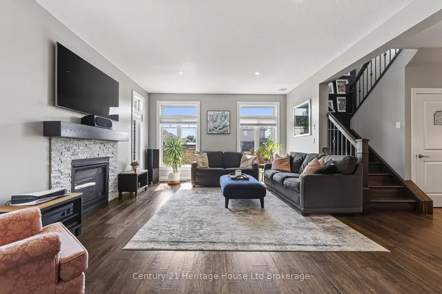 924 Springbank Ave, Woodstock 3