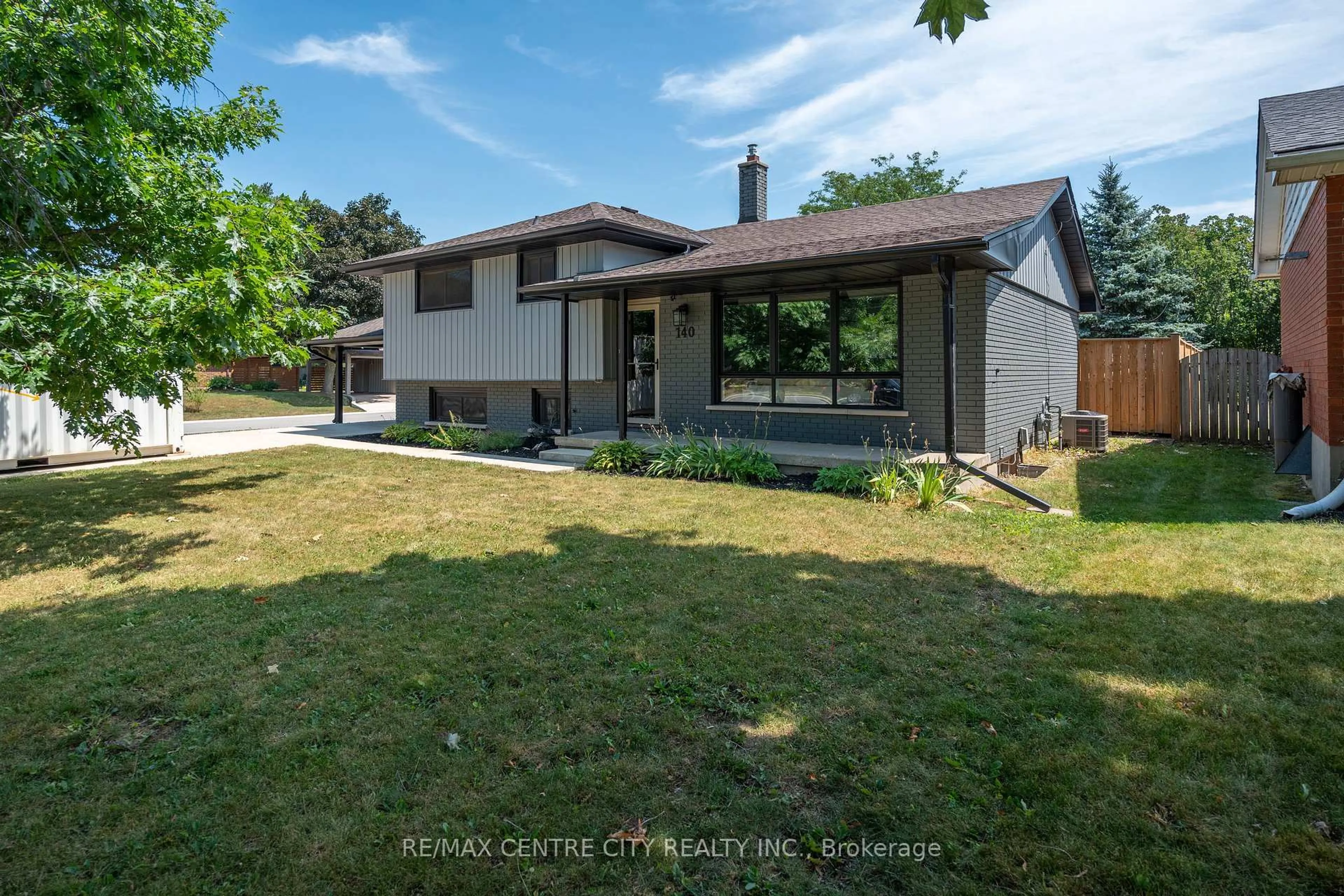 Unknown for 140 Oakwood Pl, Thames Centre Ontario N0L 1G3