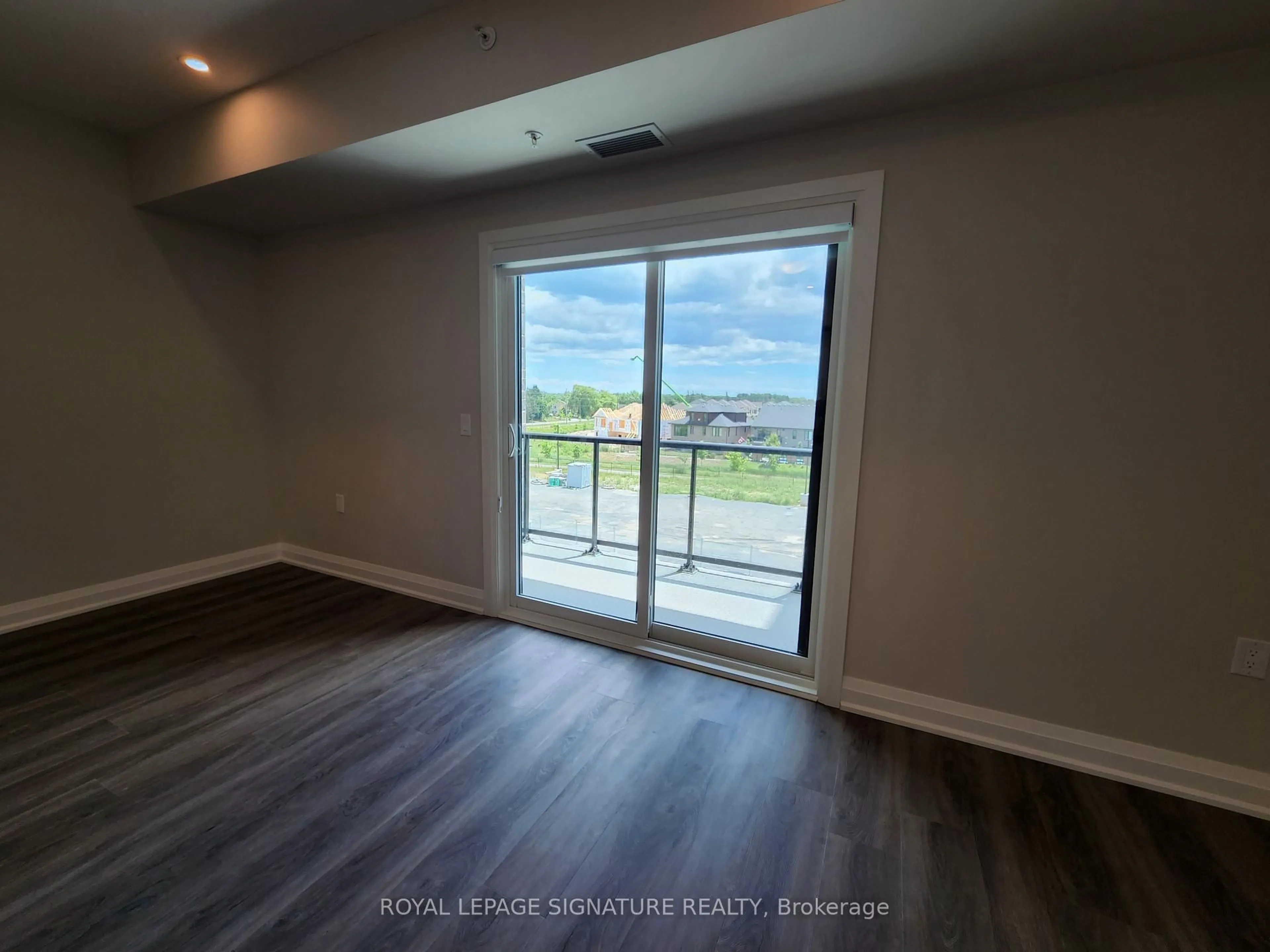 A pic of a room for 120 Summersides Blvd #312, Pelham Ontario L0S 1E1