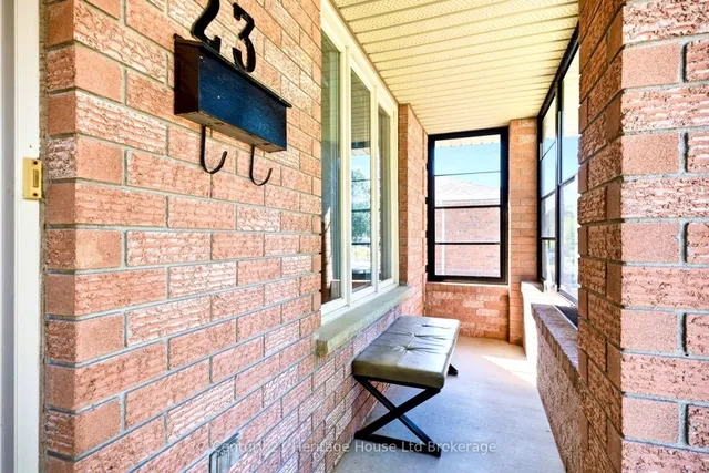 23 Josselyn Dr, London South 4