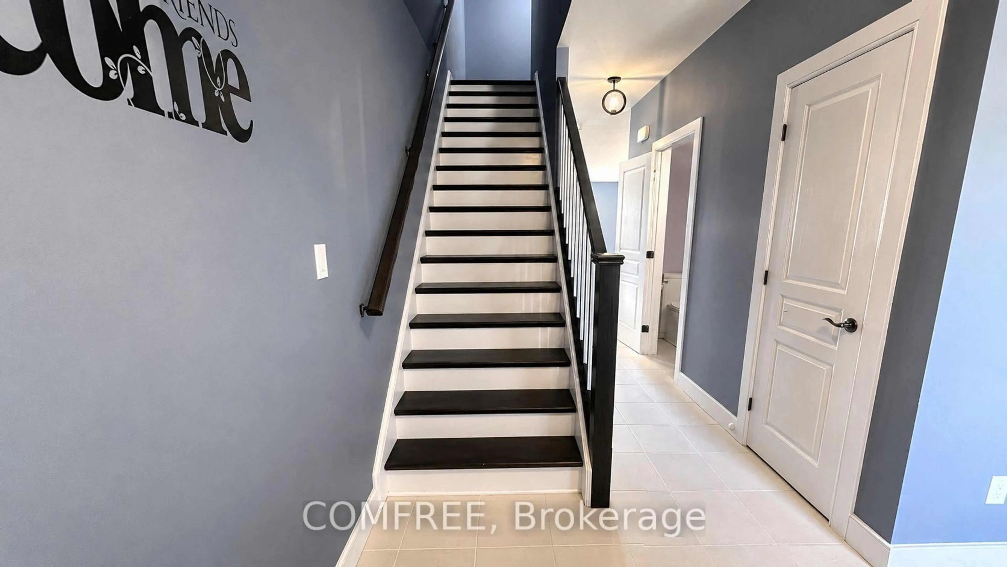 Stairs for 2024 Wateroak Dr, London North Ontario N6G 0M6