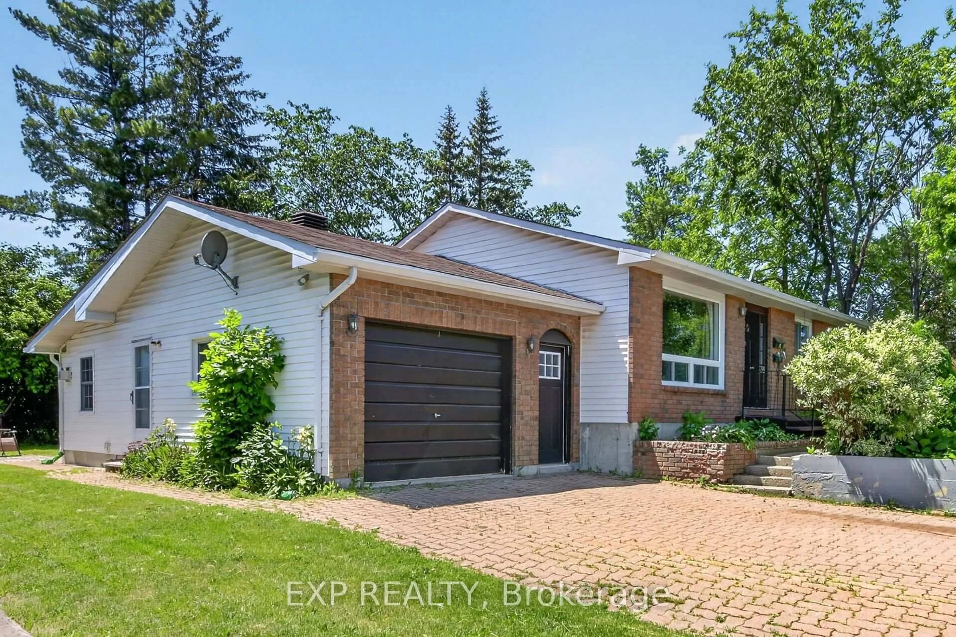 Home with brick exterior material, street for 338 William St, Arnprior Ontario K7S 1K8