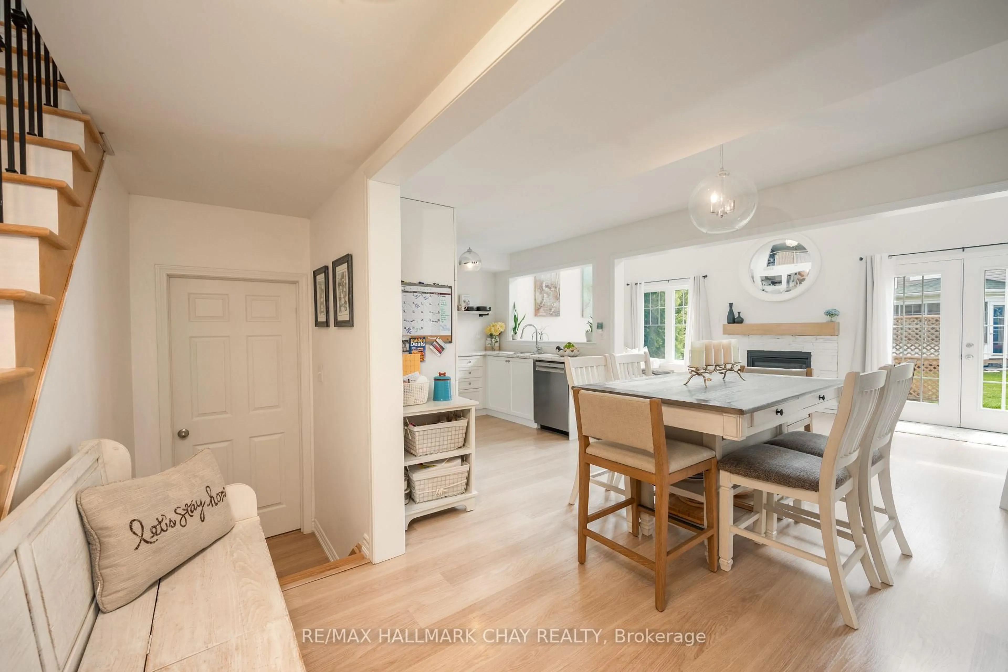 Open concept kitchen, unknown for 41 Masters Cres, Georgian Bay Ontario L0K 1S0
