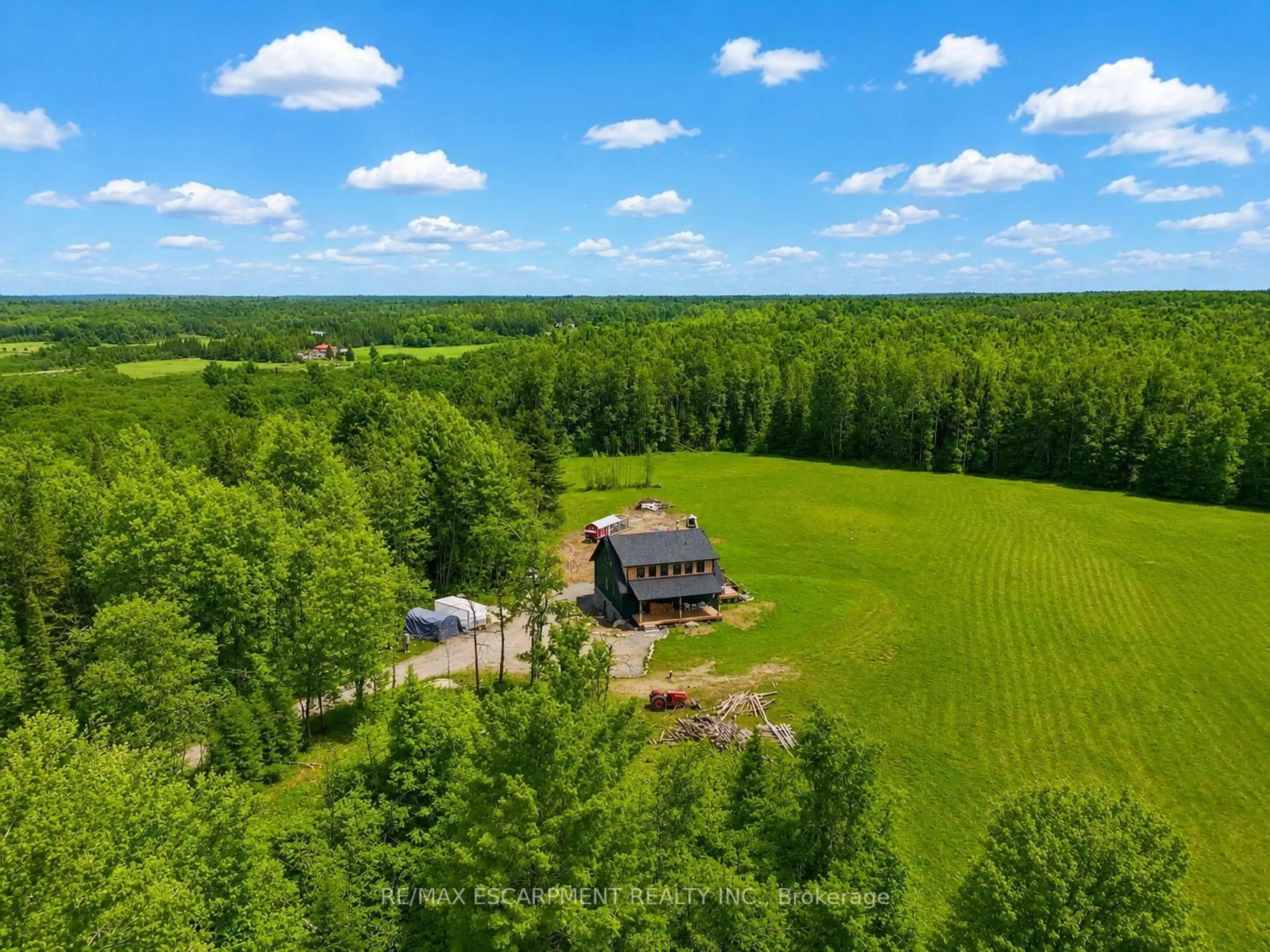 A pic from outside/outdoor area/front of a property/back of a property/a pic from drone, forest/trees view for 1161 Barkway Rd, Gravenhurst Ontario P1P 1R3