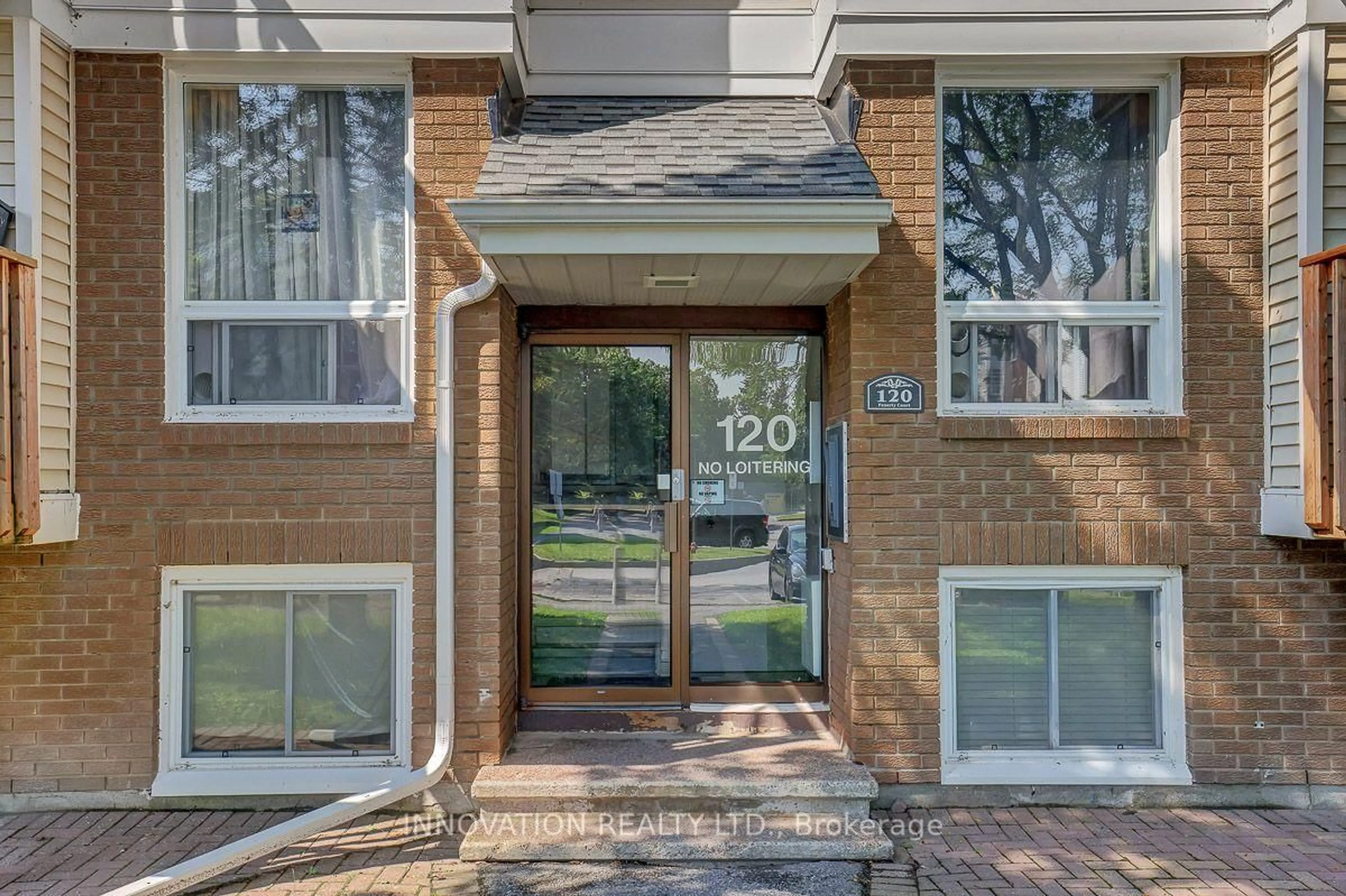 Indoor entryway for 120 Fenerty Cres #2, Ottawa Ontario K2L 3A7
