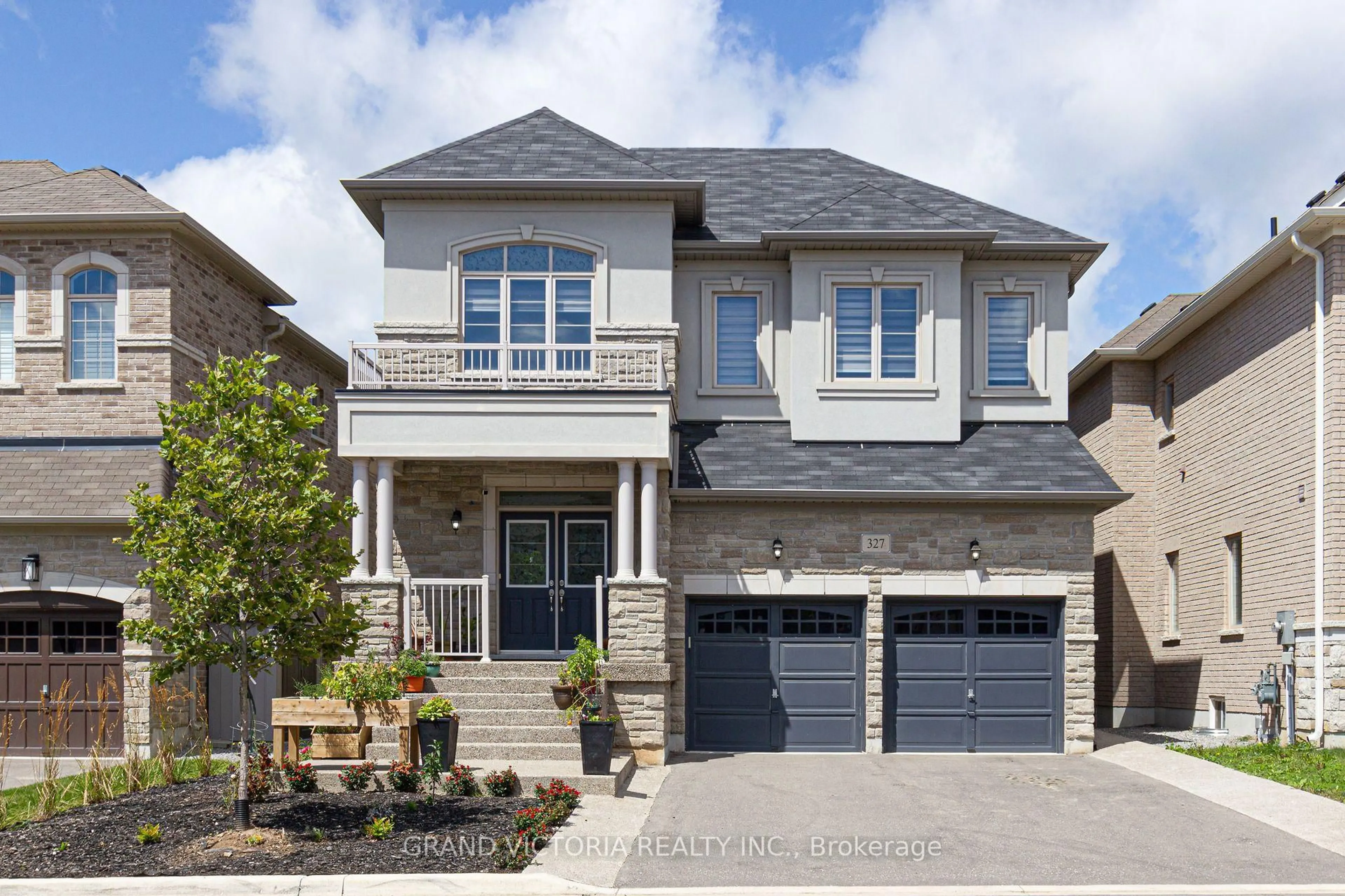 Home with brick exterior material, street for 327 Humphrey St, Hamilton Ontario L8B 1X5