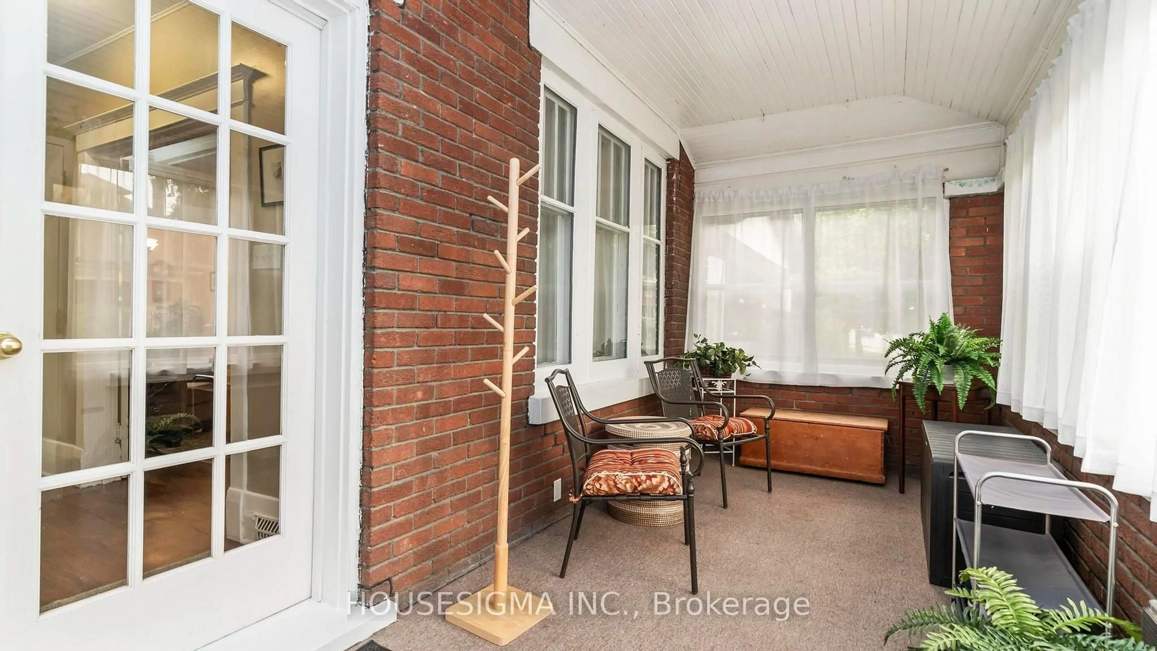 Patio, street for 322 Ridout St, London South Ontario N6C 3Z3