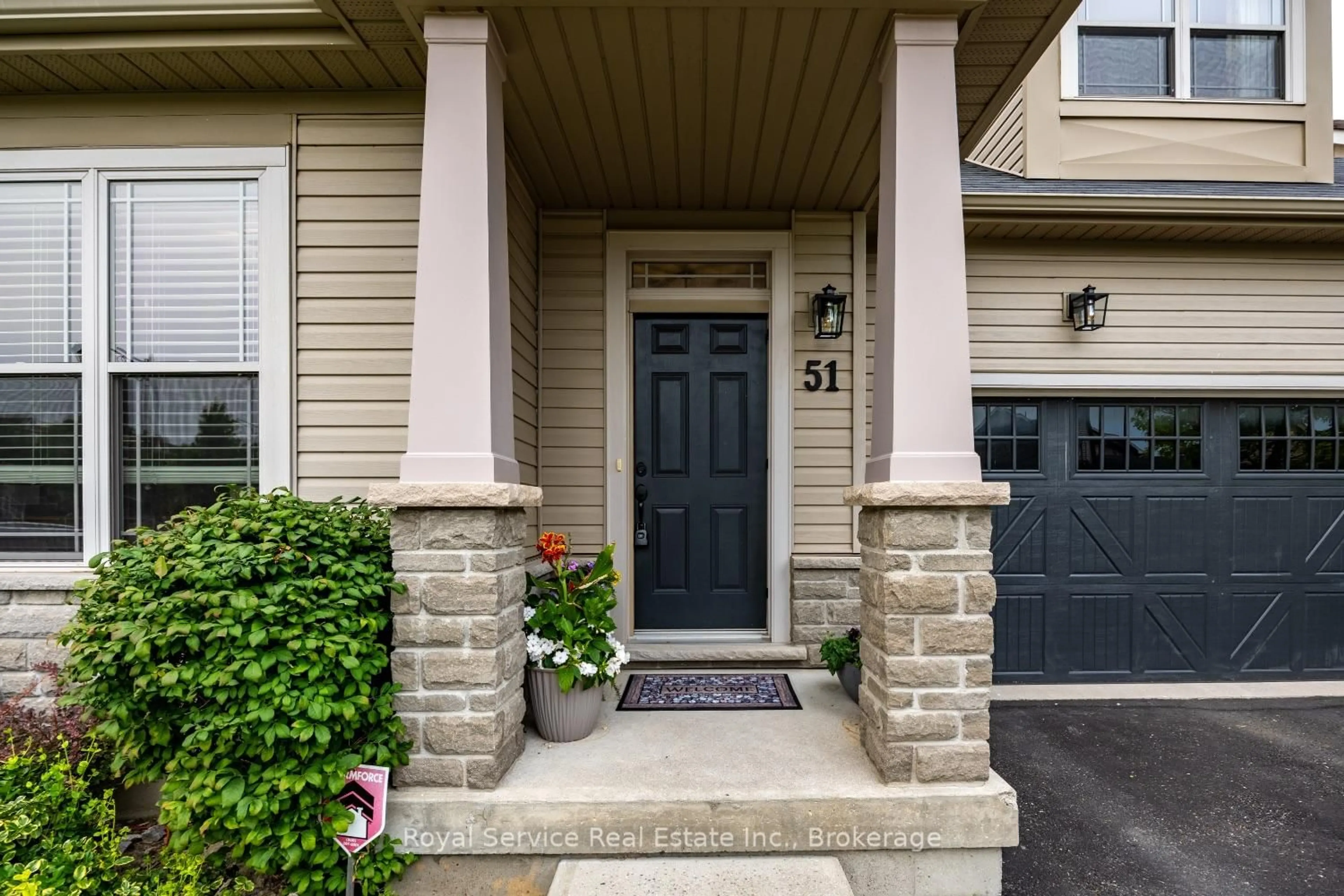 Indoor entryway for 51 Greenaway Circ, Port Hope Ontario L1A 0C1