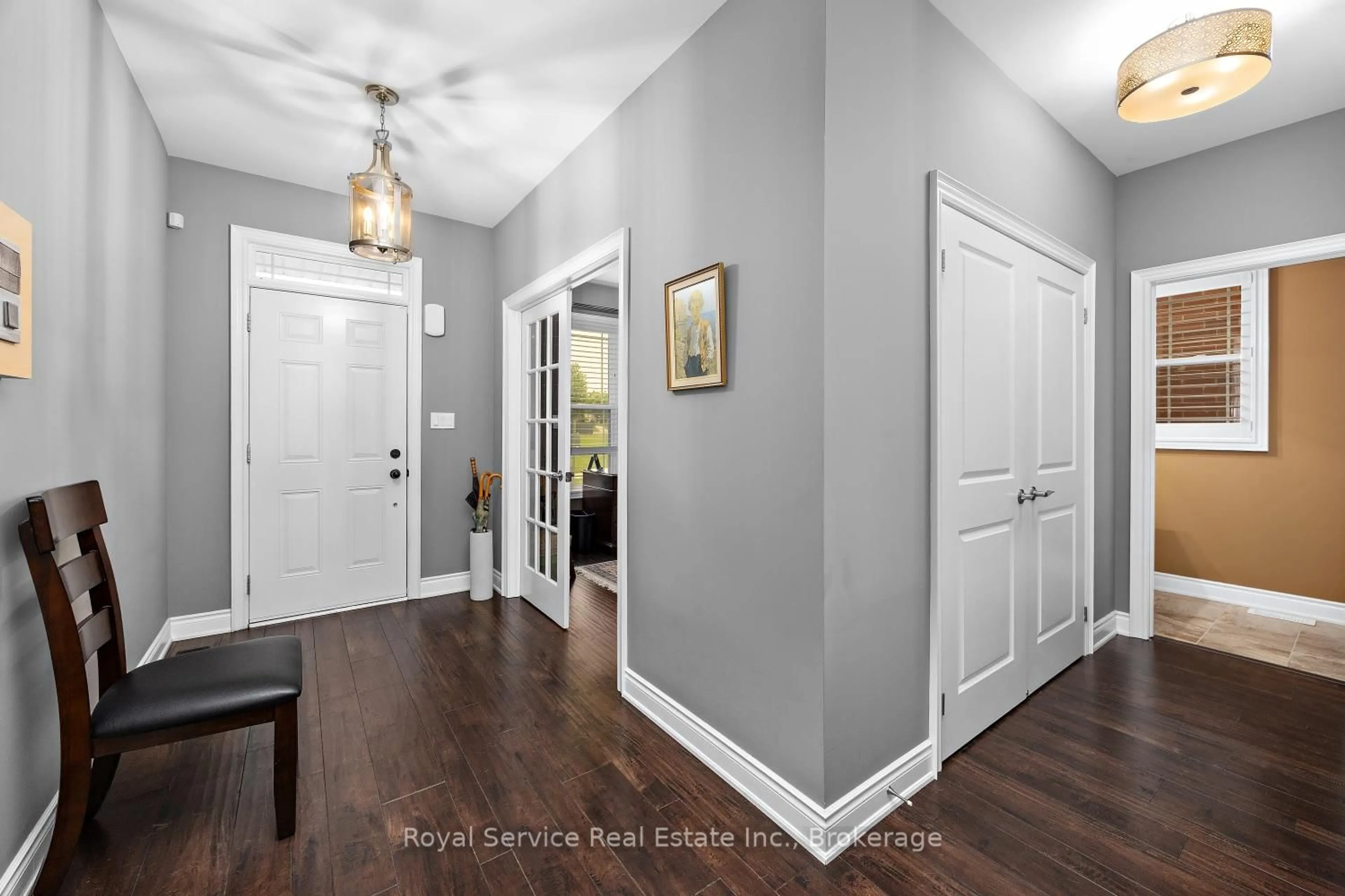 Indoor entryway for 51 Greenaway Circ, Port Hope Ontario L1A 0C1
