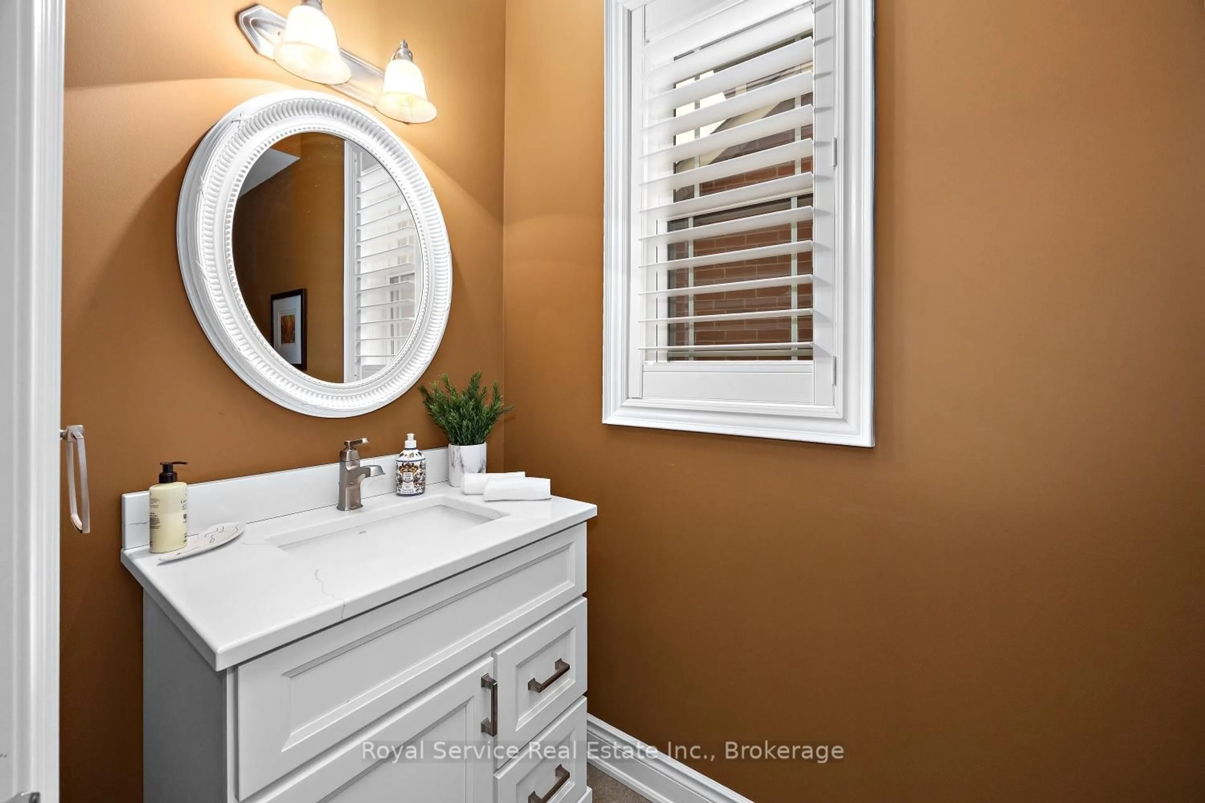Contemporary bathroom, ceramic/tile floor for 51 Greenaway Circ, Port Hope Ontario L1A 0C1