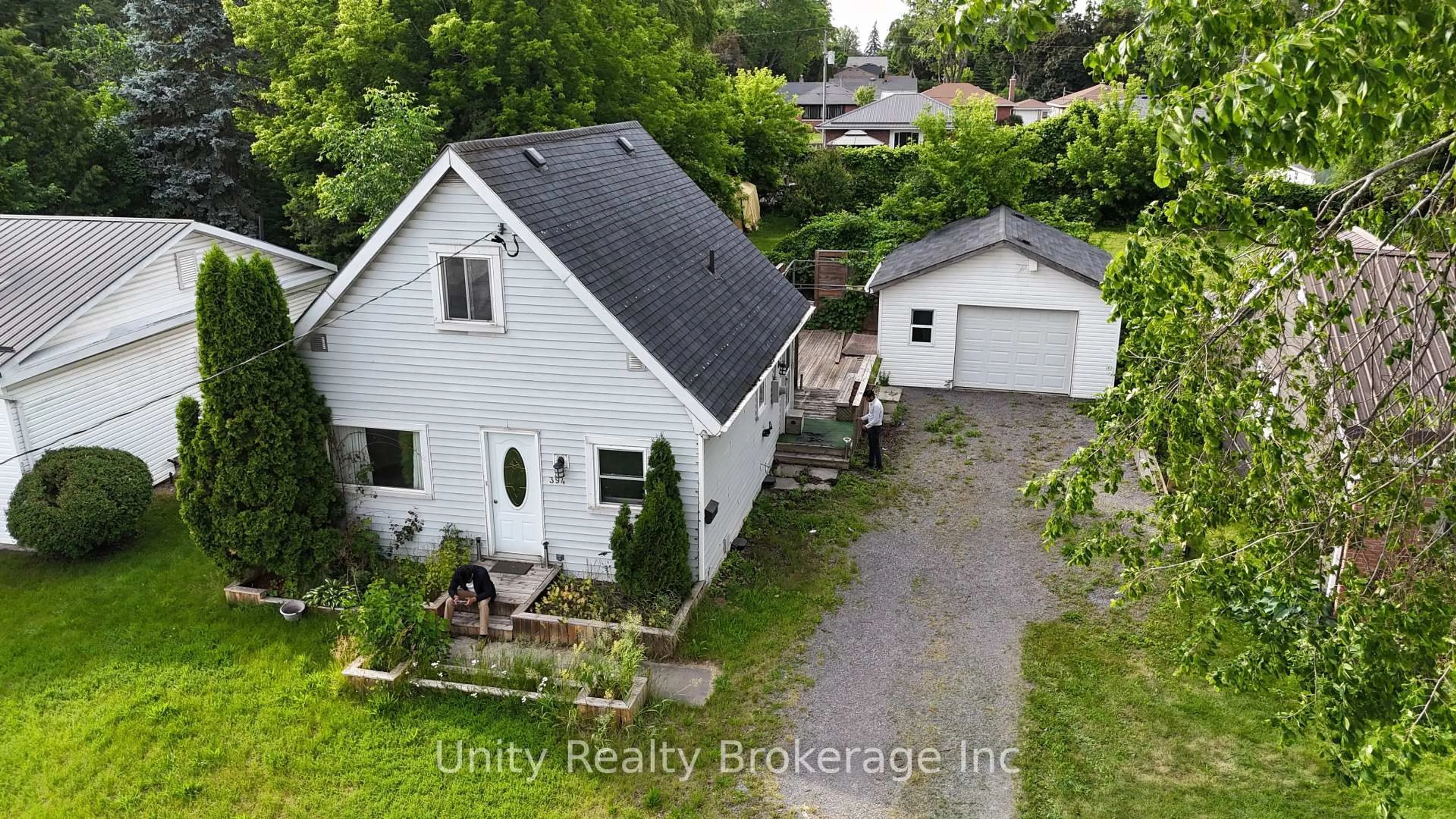 A pic from outside/outdoor area/front of a property/back of a property/a pic from drone, street for 394 Bridge St, Belleville Ontario K8N 1P8