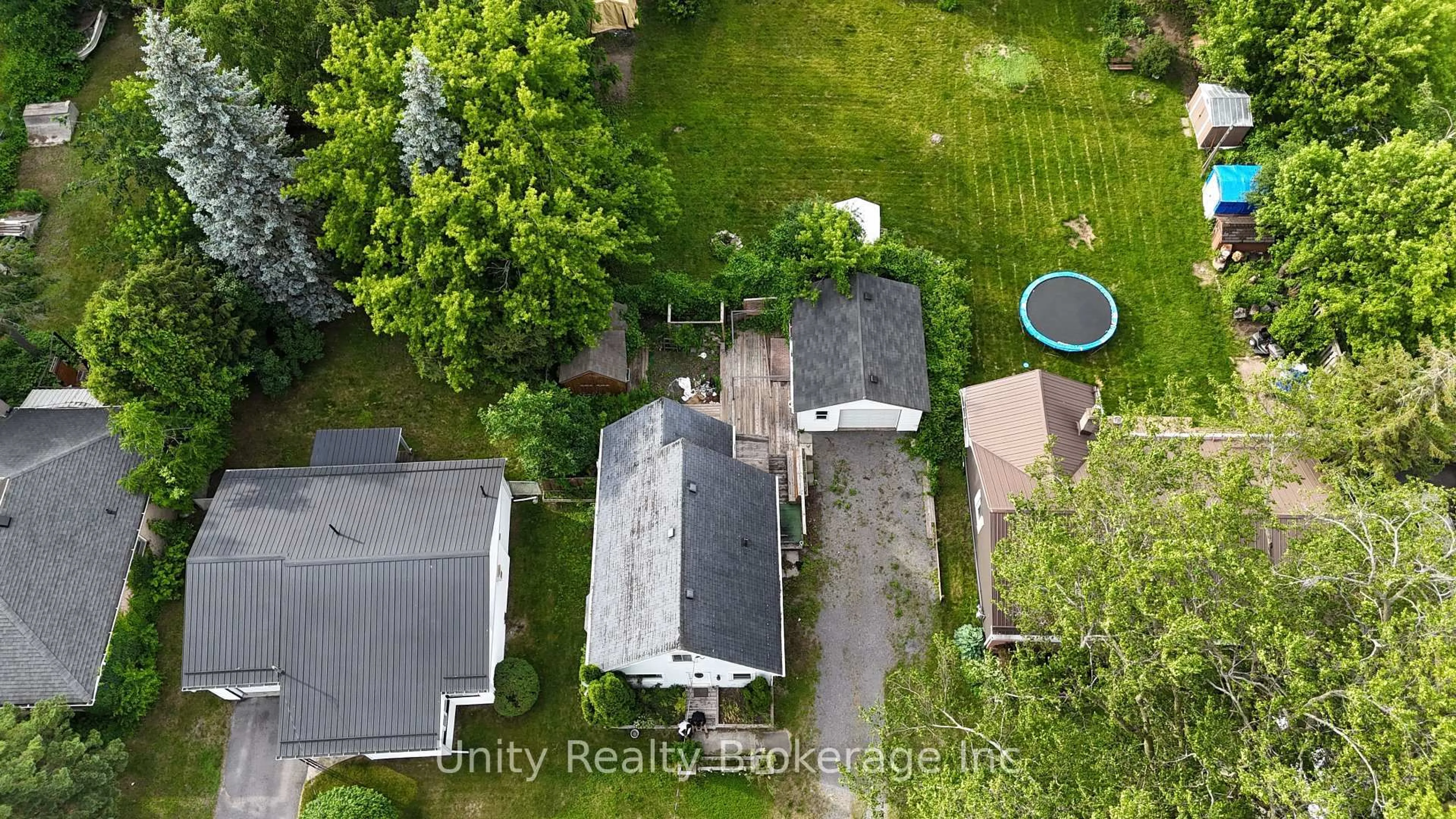 A pic from outside/outdoor area/front of a property/back of a property/a pic from drone, street for 394 Bridge St, Belleville Ontario K8N 1P8