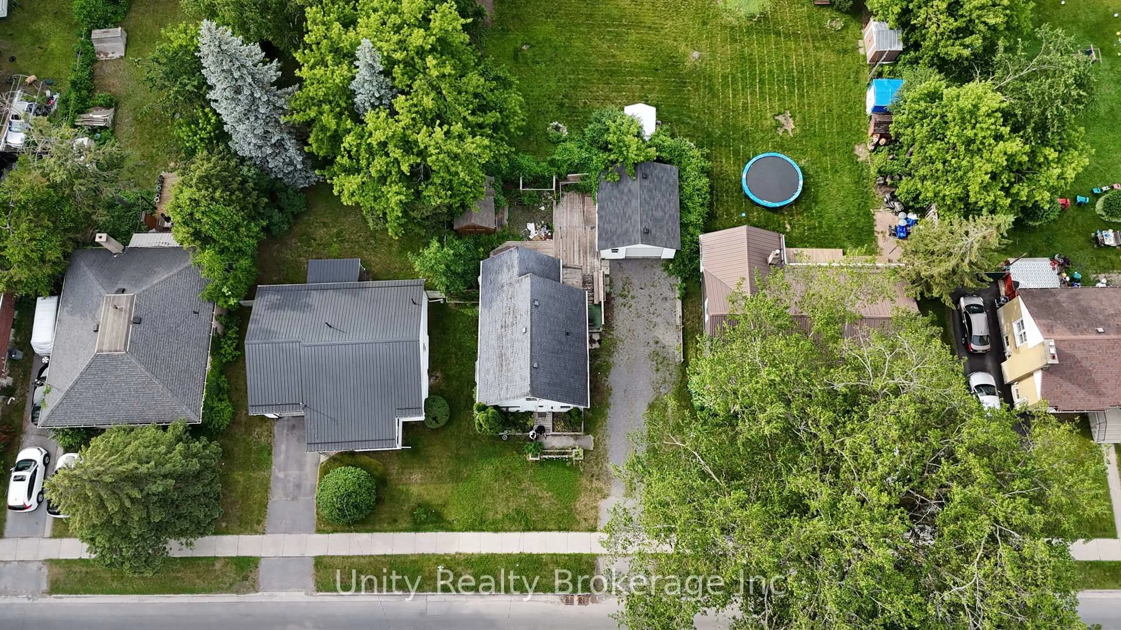 A pic from outside/outdoor area/front of a property/back of a property/a pic from drone, street for 394 Bridge St, Belleville Ontario K8N 1P8