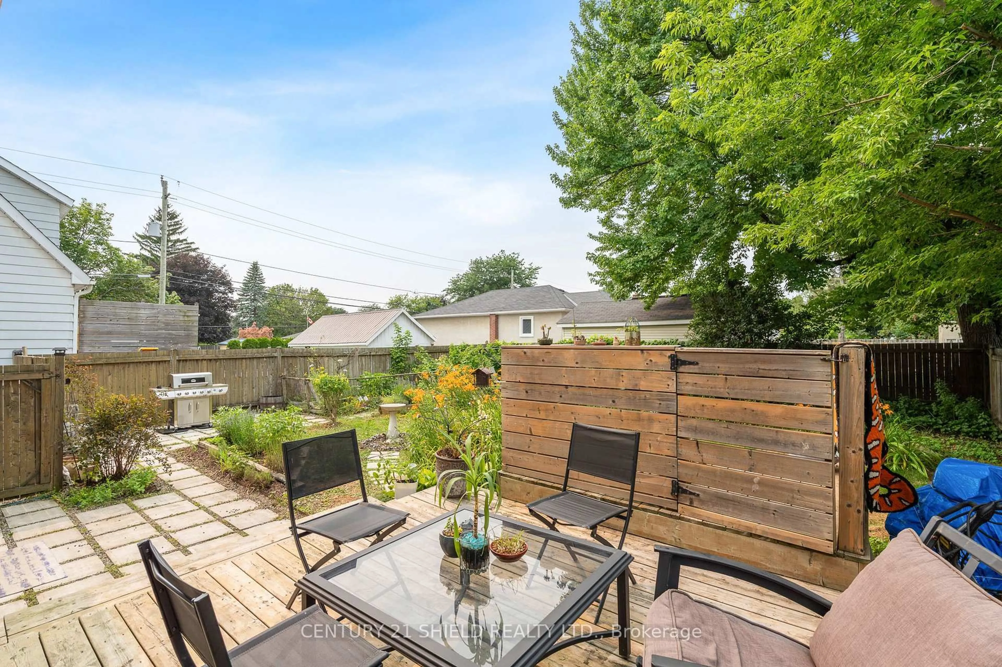 Patio, street for 1019 OSBORNE Ave, Cornwall Ontario K6J 1K8