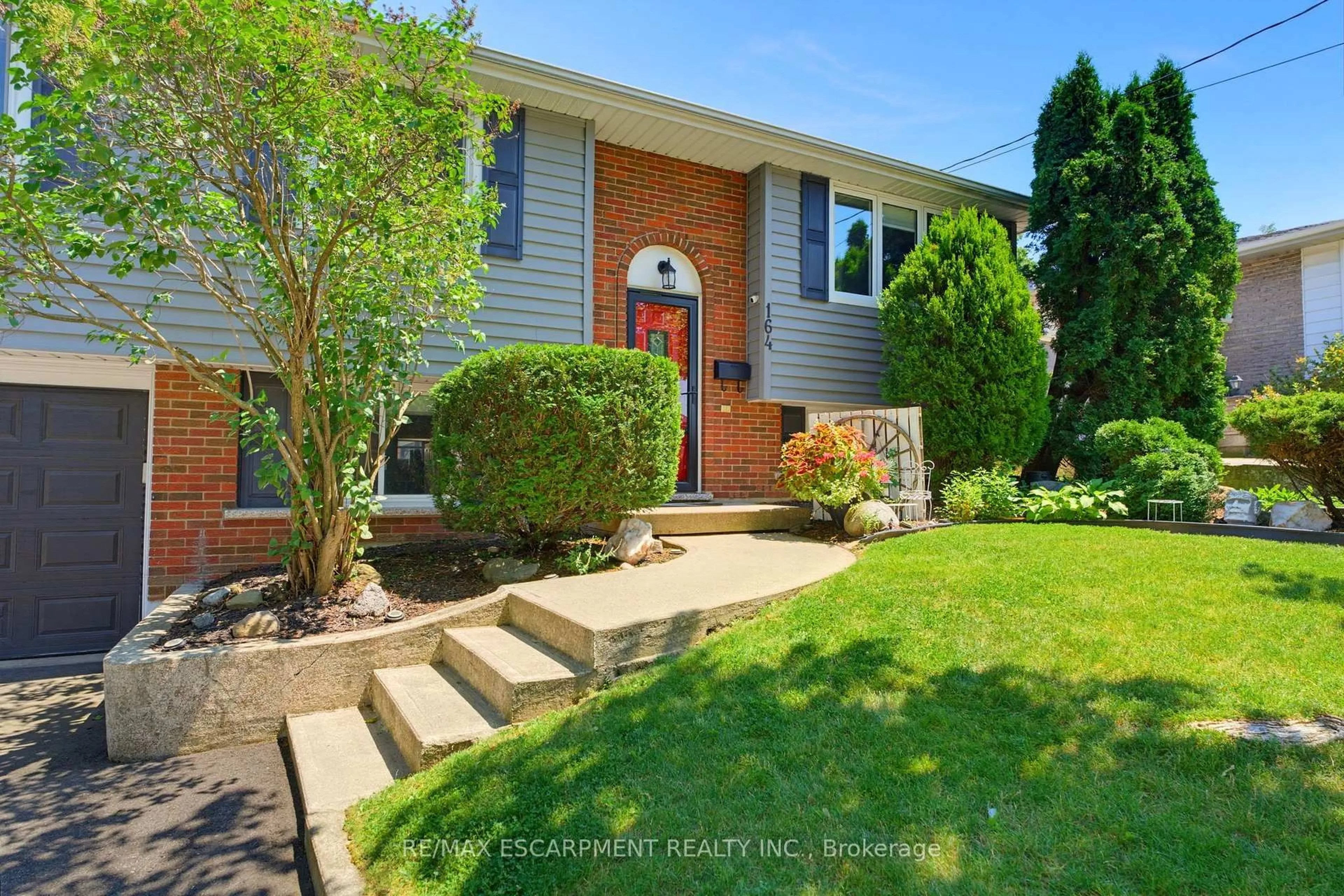 Home with brick exterior material, street for 164 Hanover Pl, Hamilton Ontario L8K 5X6