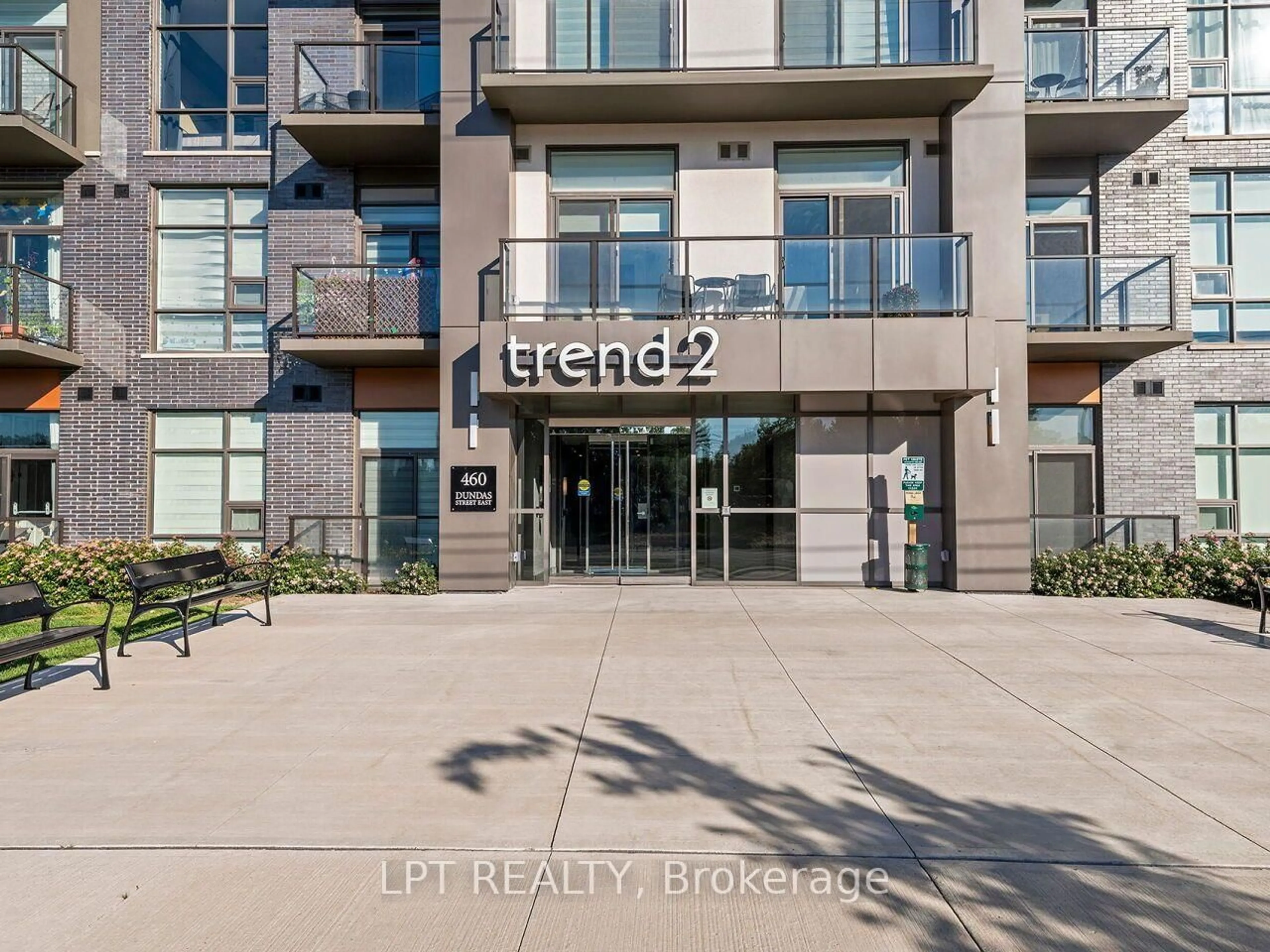 Indoor entryway for 460 Dundas St #209, Hamilton Ontario L8B 2A5