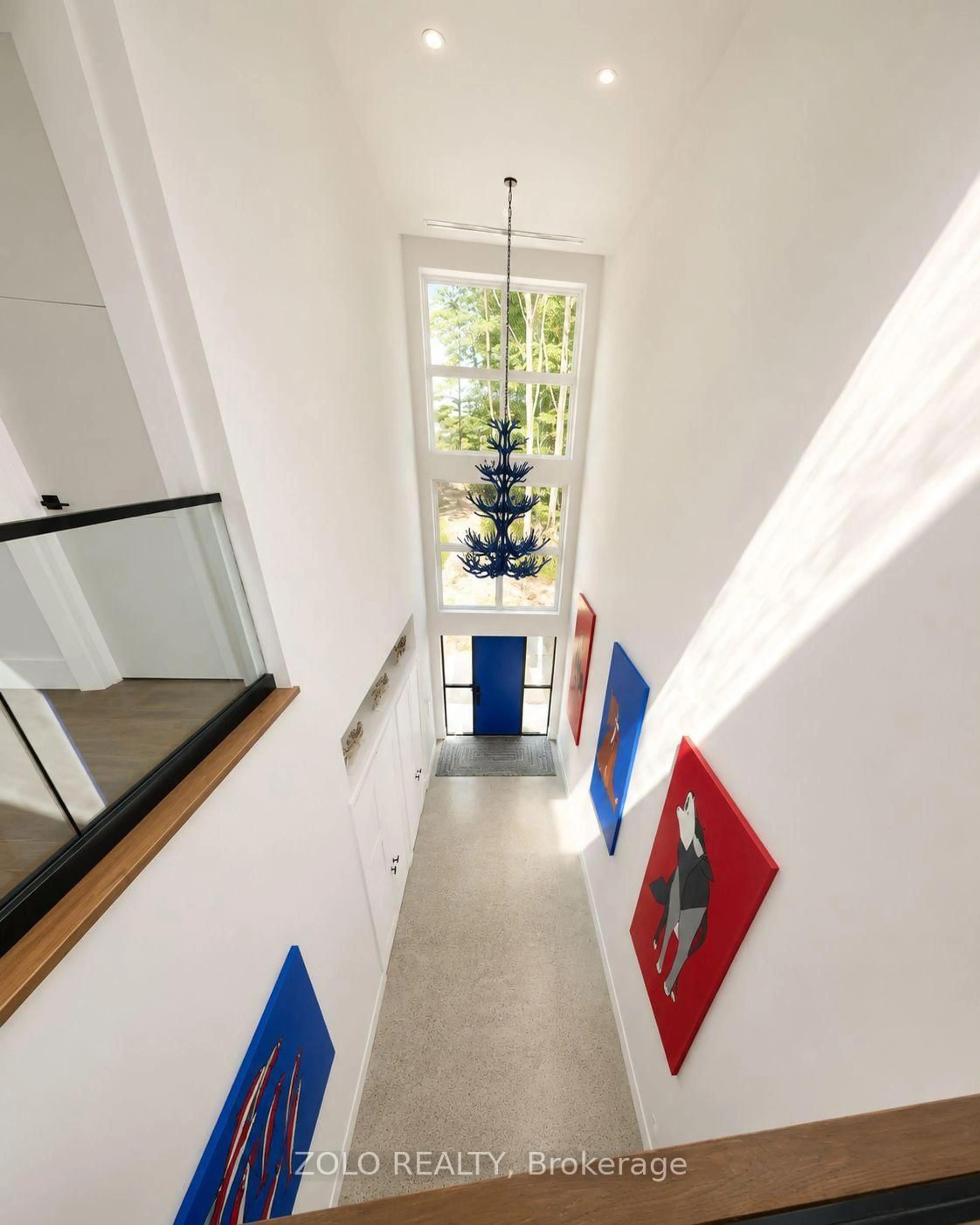 Indoor foyer for 35 Estate Dr, Muskoka Lakes Ontario P0B 1J0