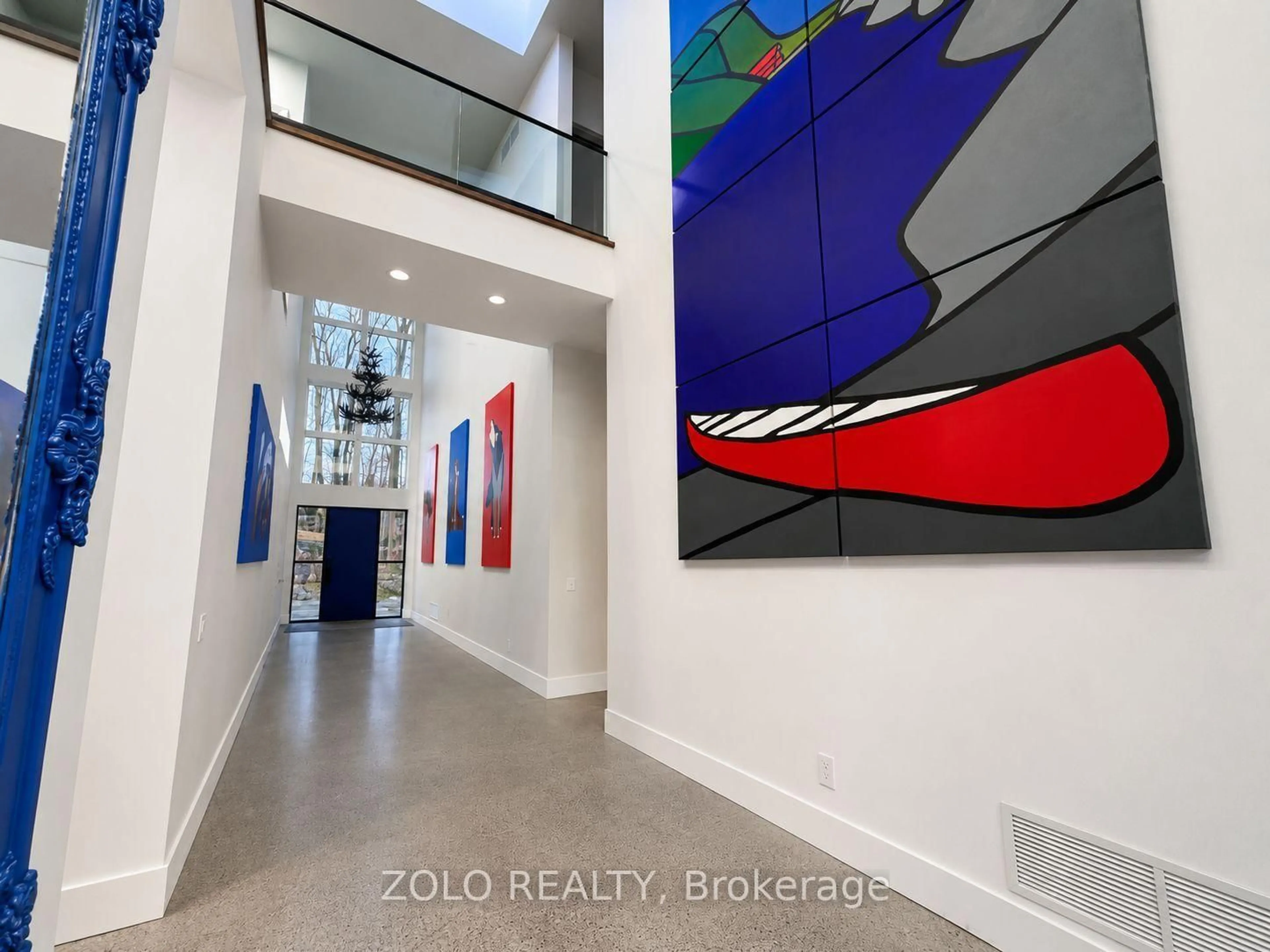 Indoor foyer for 35 Estate Dr, Muskoka Lakes Ontario P0B 1J0