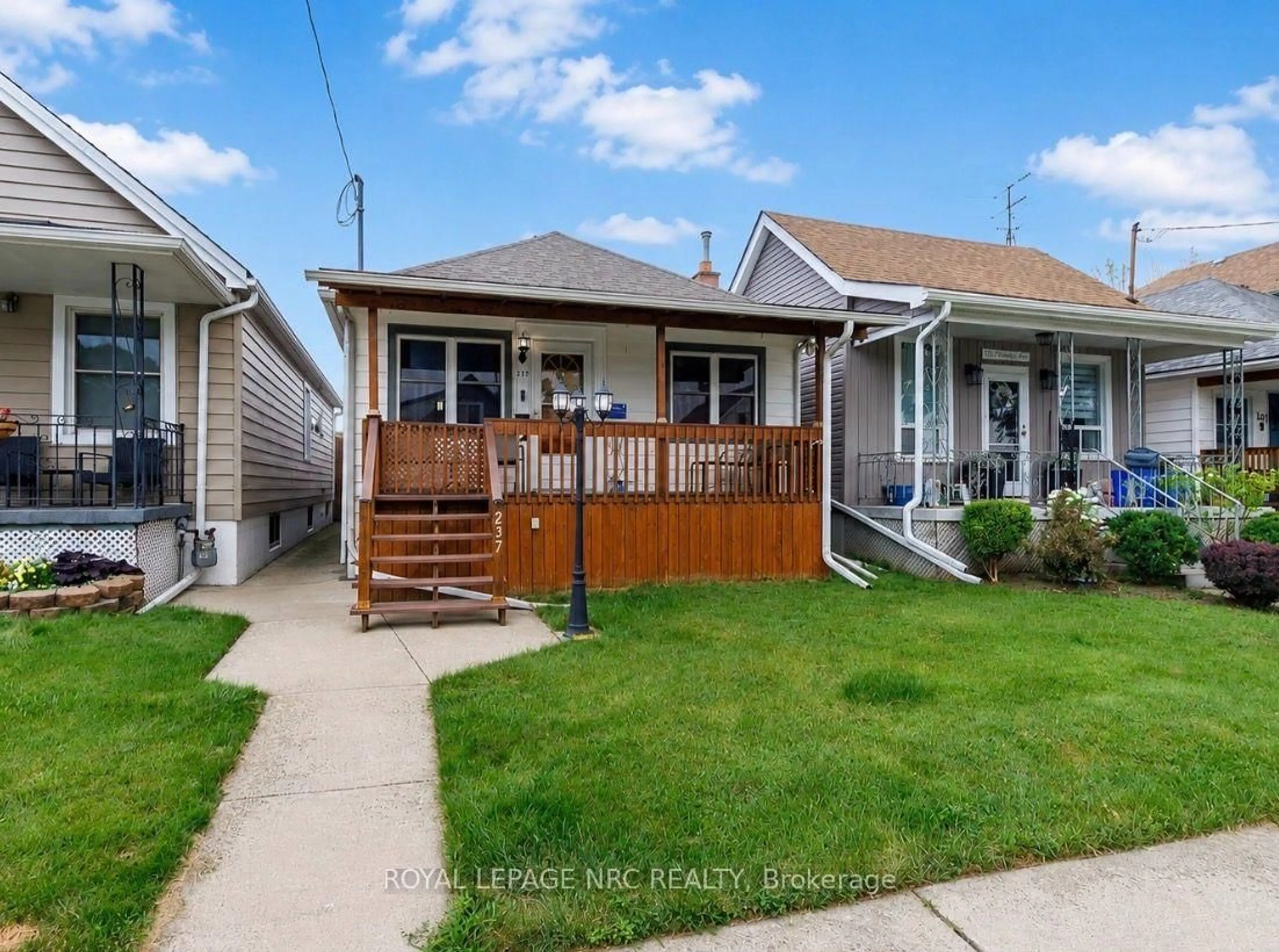 Home with vinyl exterior material, street for 237 PALING Ave, Hamilton Ontario L8H 5J8