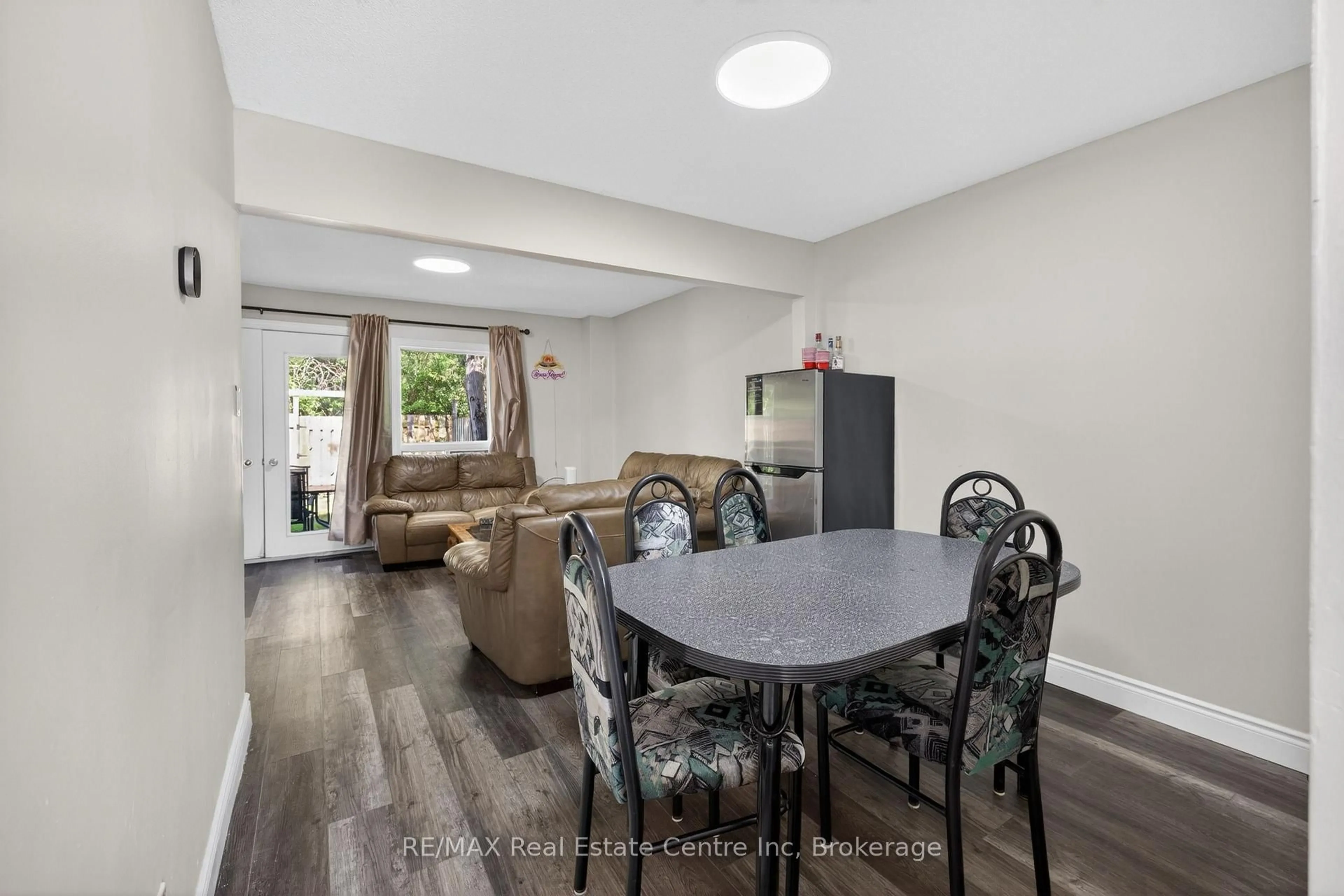 Unknown for 137 Dovercliffe Rd, Guelph Ontario N1G 3A5