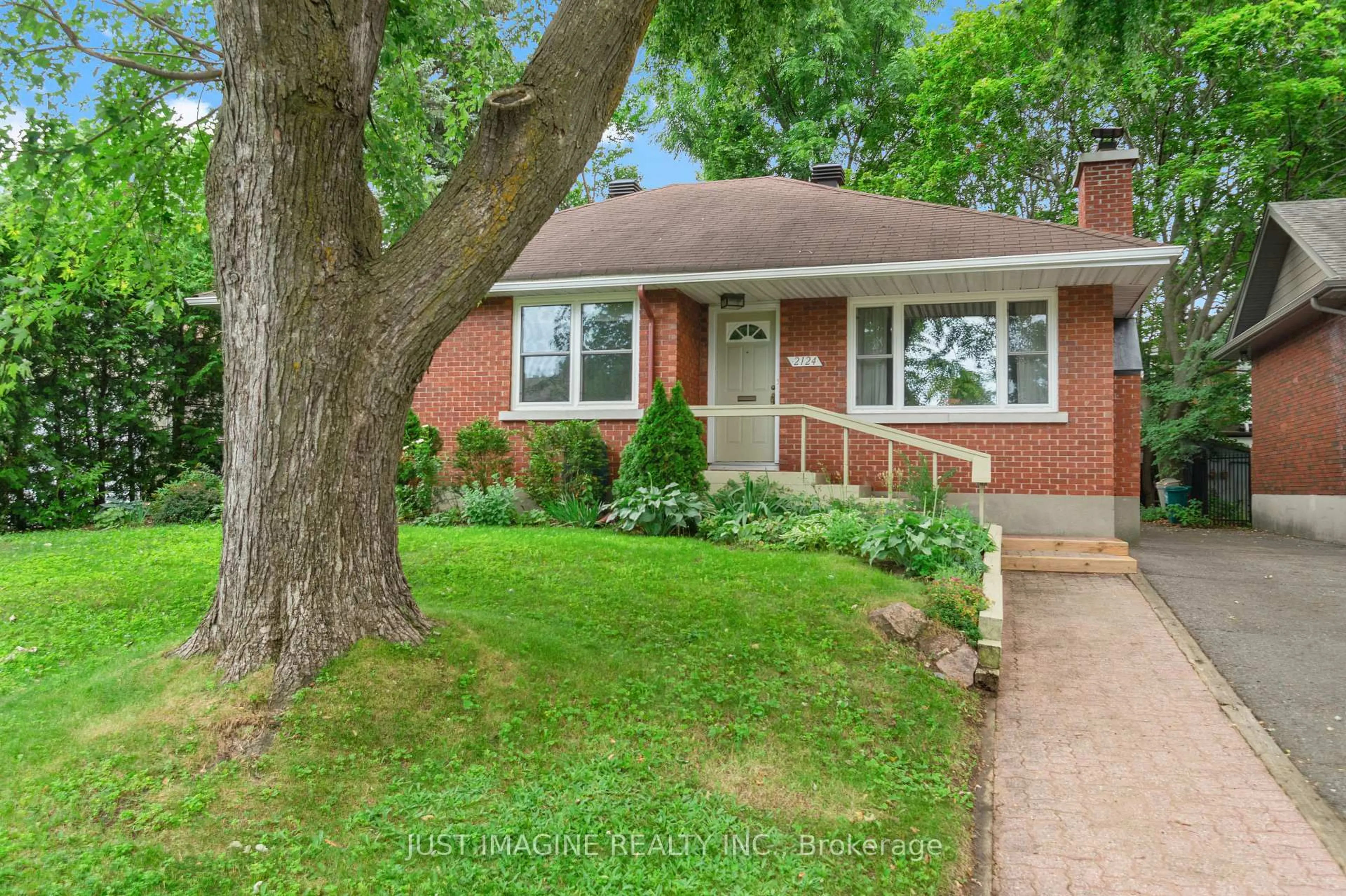 Home with brick exterior material, street for 2124 Knightsbridge Rd, Ottawa Ontario K2A 0R2