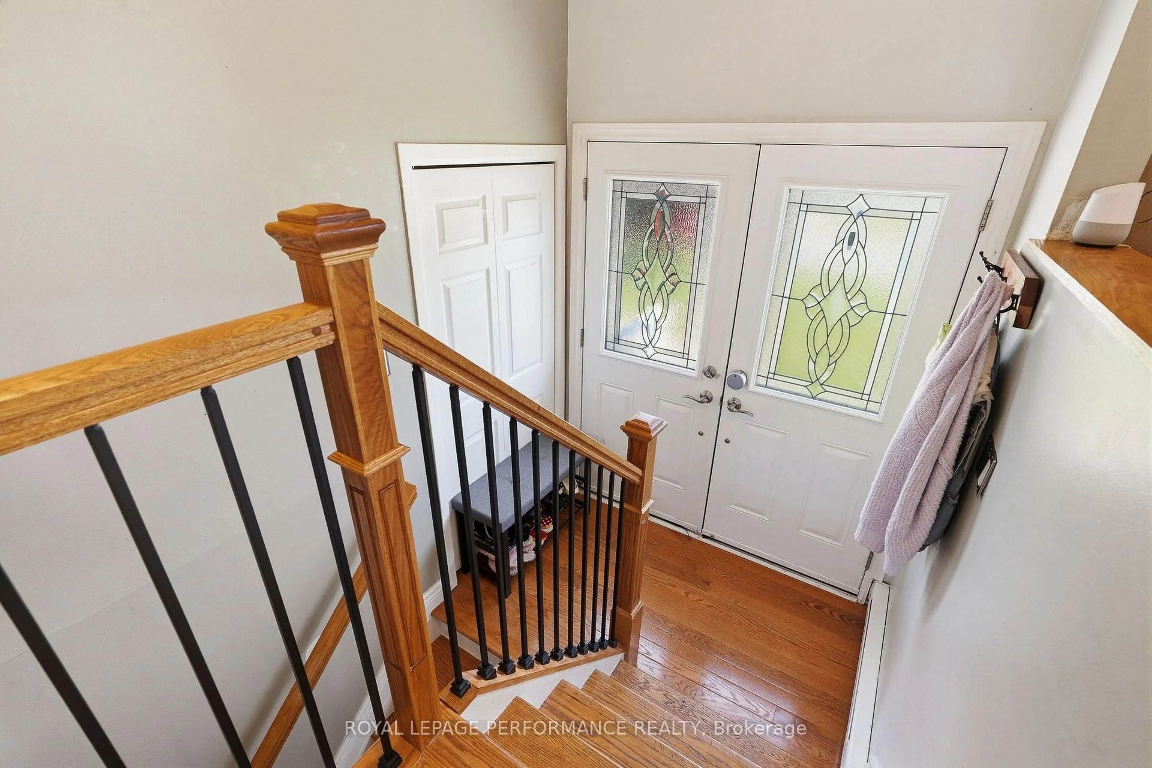 Indoor entryway for 321 Sainte-Anne St, Clarence-Rockland Ontario K4K 1C1