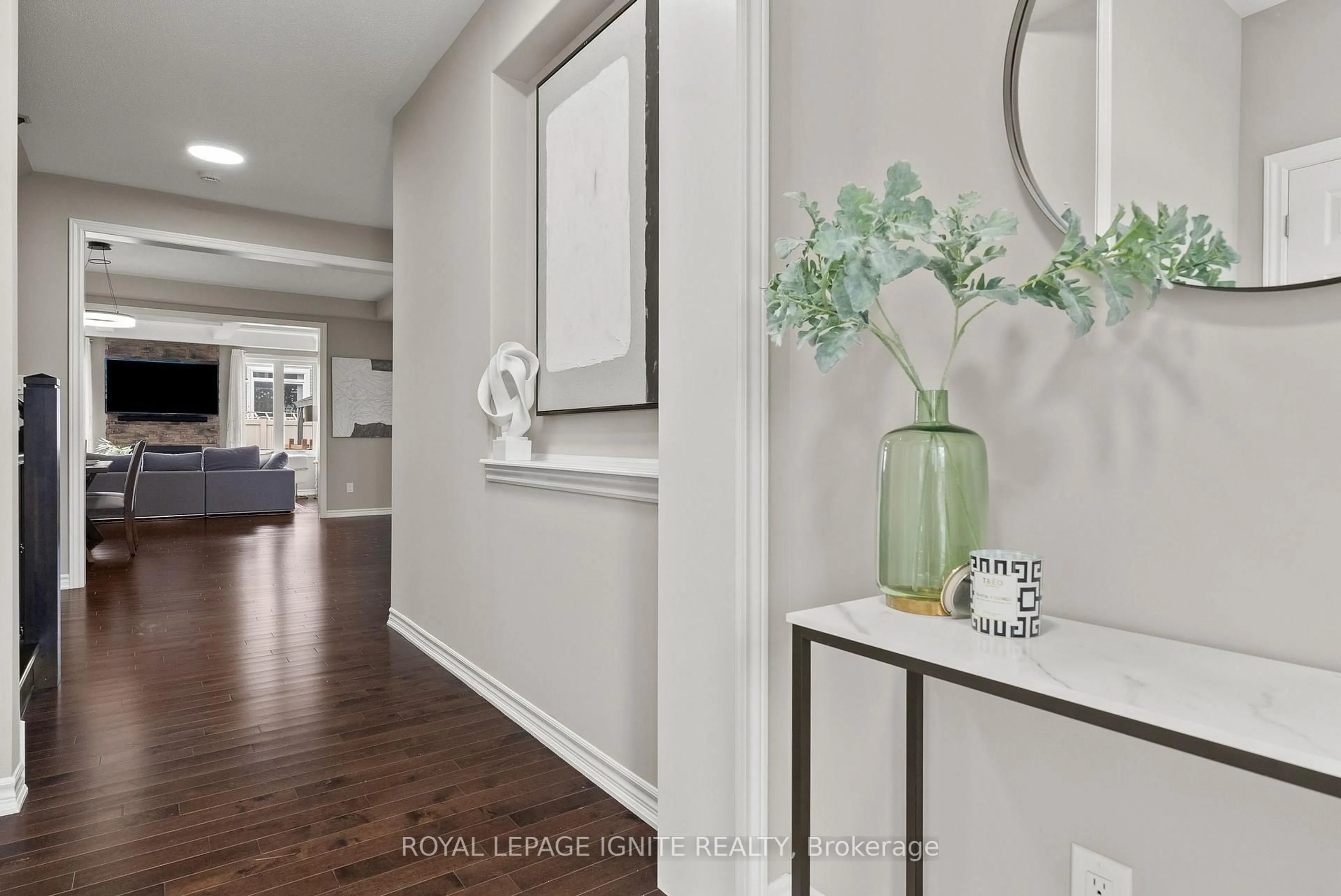 Indoor entryway for 96 Damselfly Way, Ottawa Ontario K2J 6C4