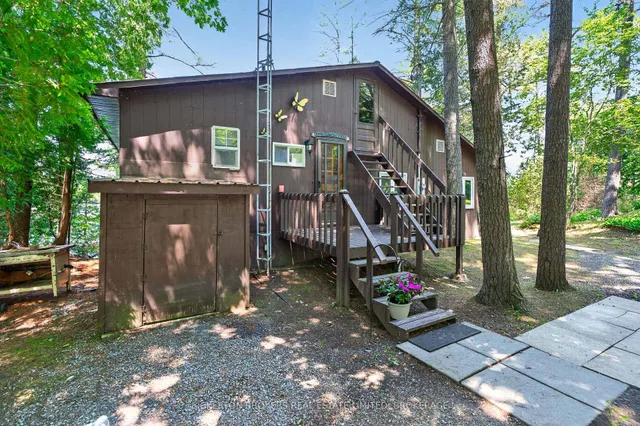 468 Moorhead Lane, Leeds and the Thousand Islands 2
