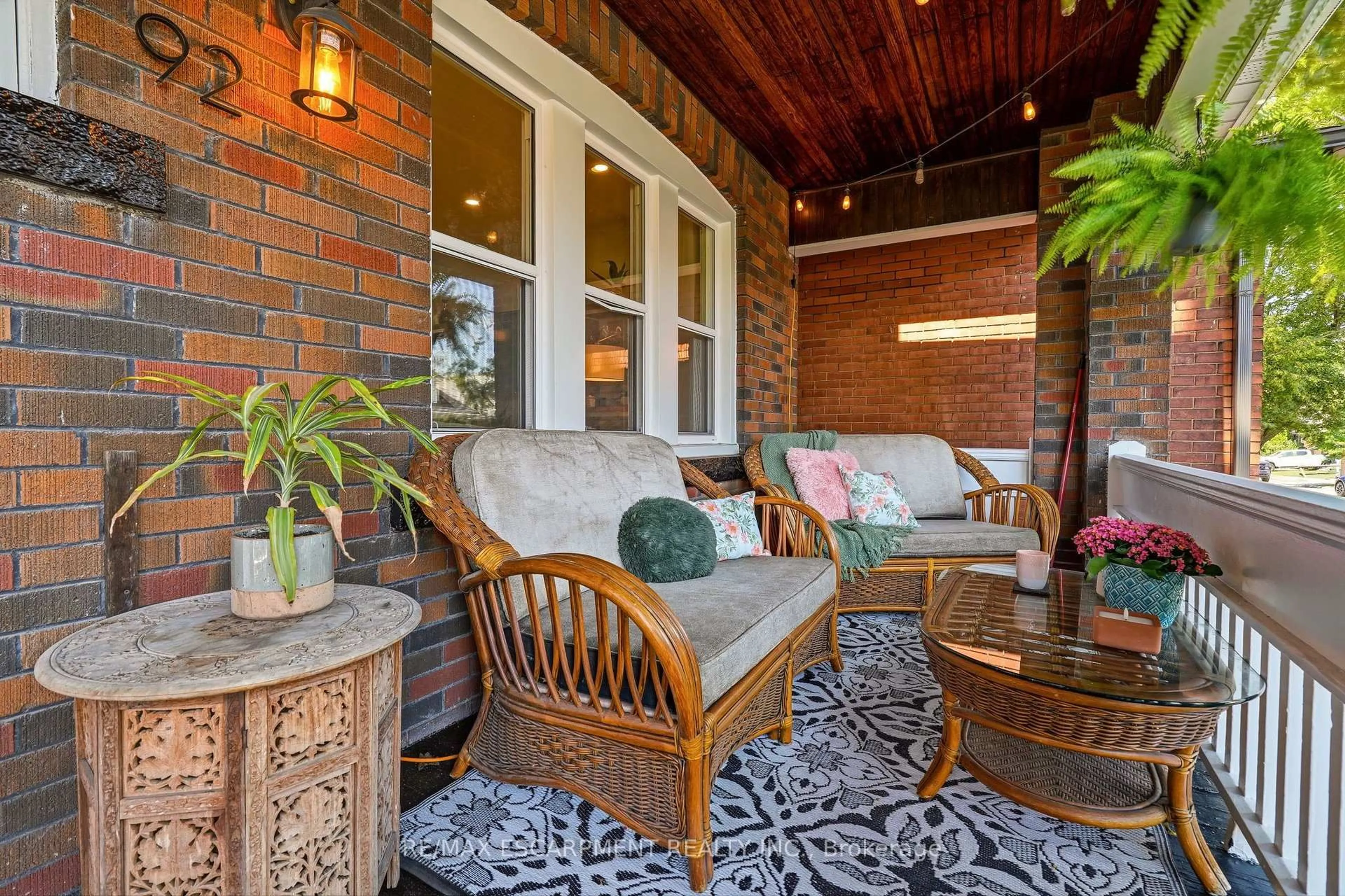Patio, street for 92 PROVINCE St, Hamilton Ontario L8K 2K8