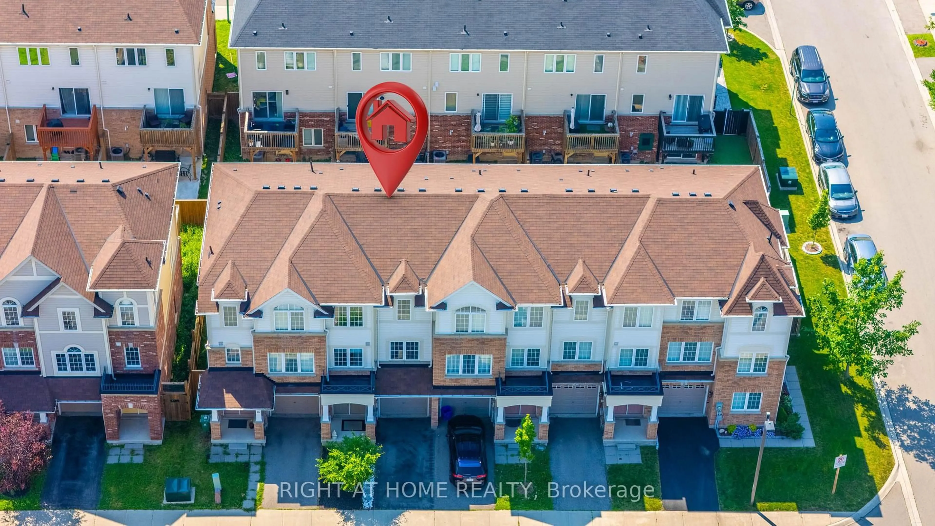 A pic from outside/outdoor area/front of a property/back of a property/a pic from drone, city buildings view from balcony for 8 Kenridge Terr, Hamilton Ontario L8J 0G4