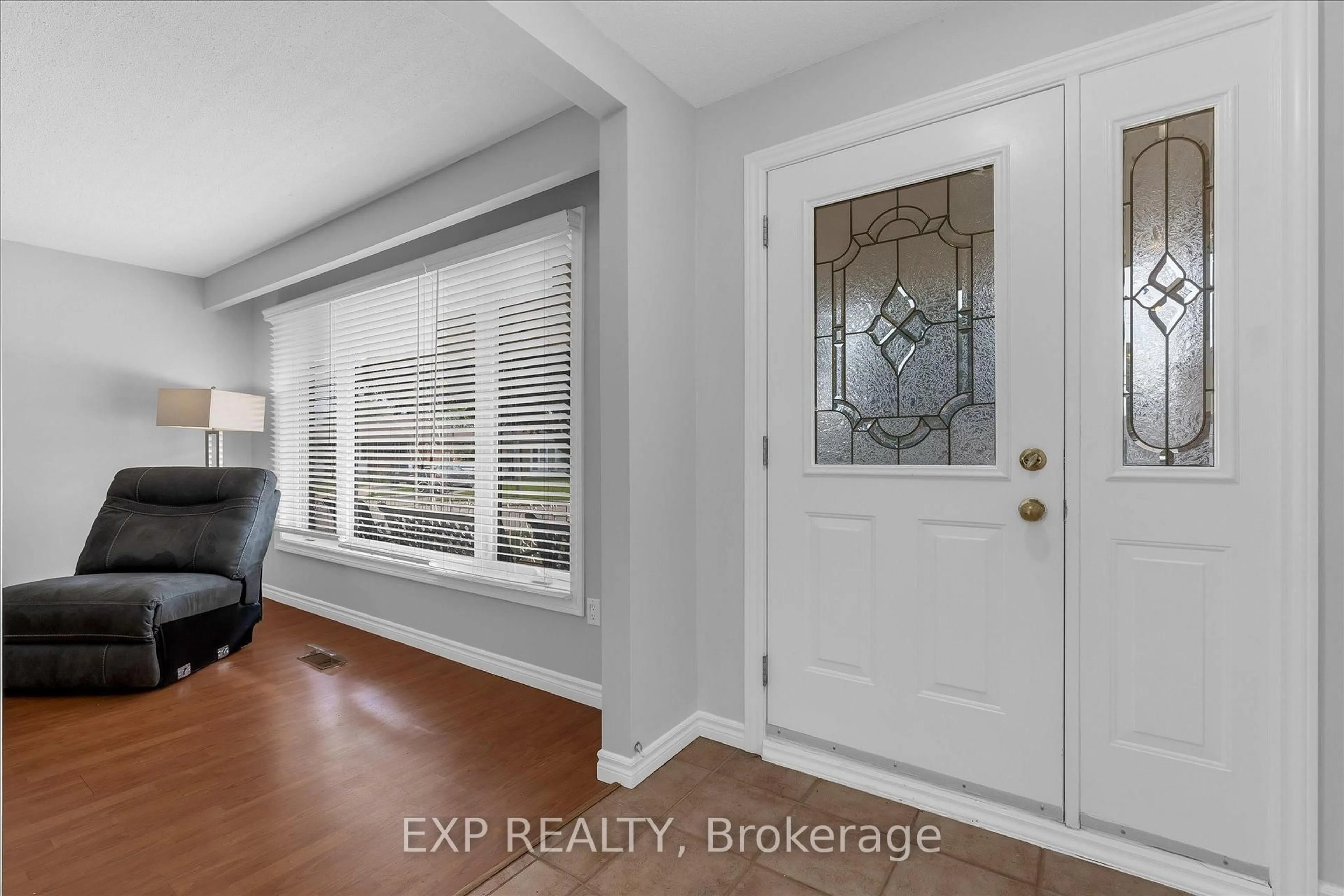 Indoor entryway for 78 Glen Valley Dr, Hamilton Ontario L8K 5W5