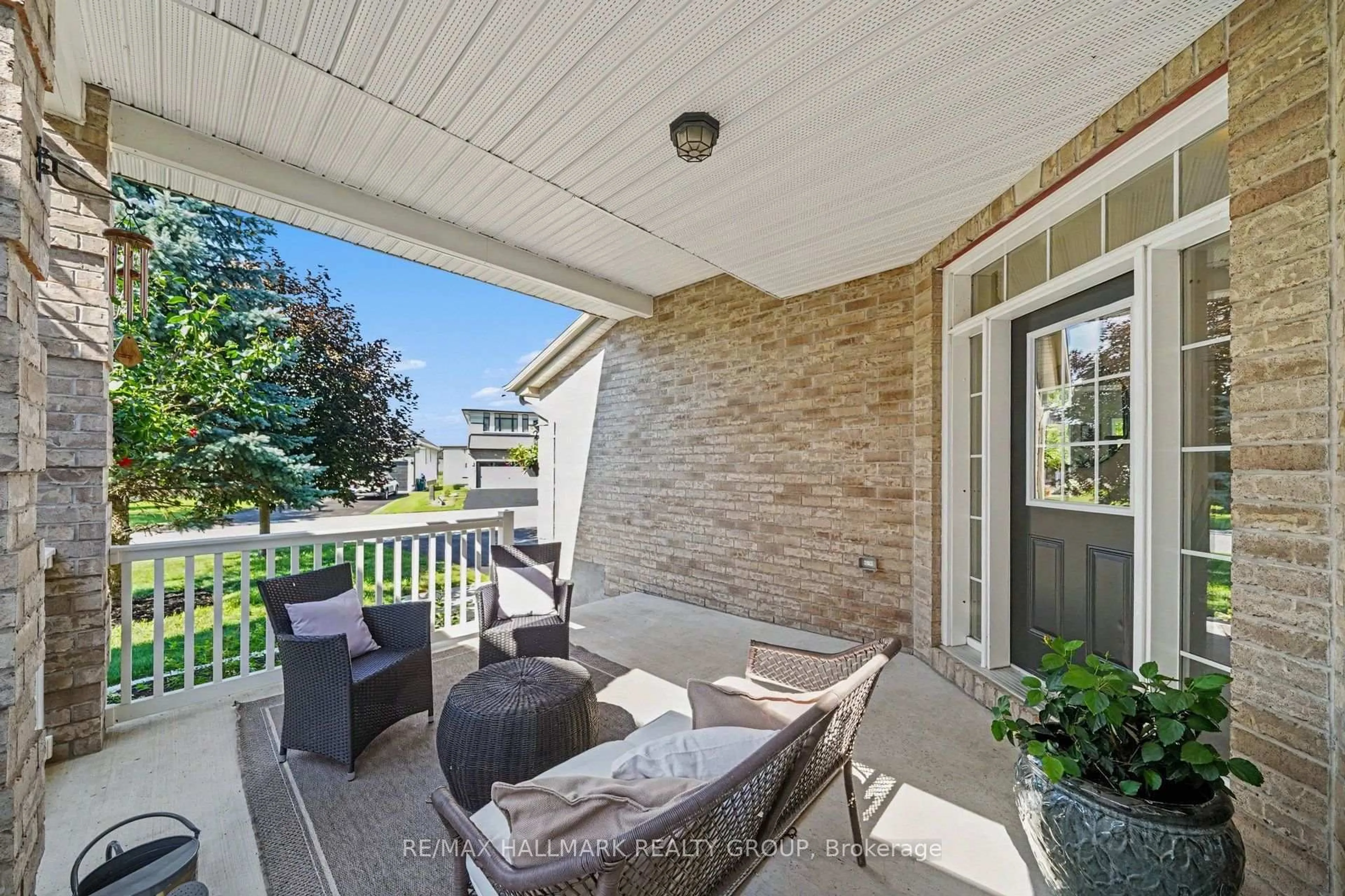 Patio, street for 938 Wildcarrot Cres, Ottawa Ontario K1V 2M6