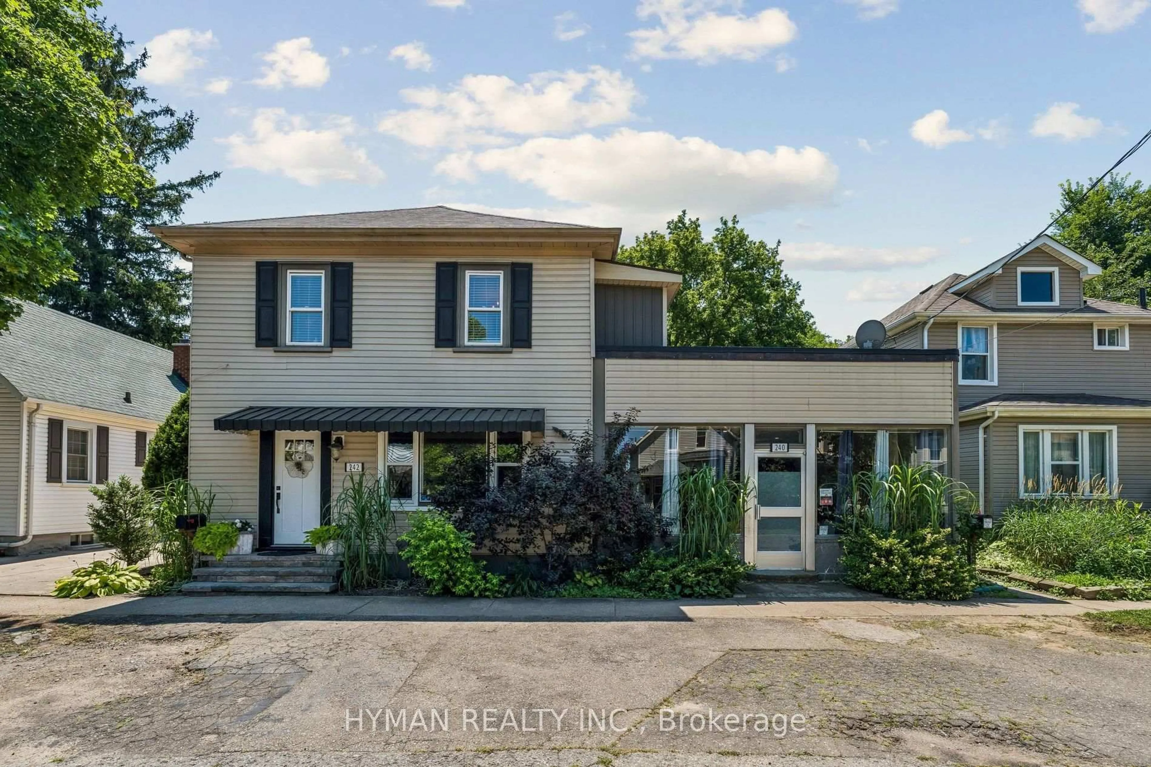 Unknown for 240 - 242 Russell Ave, St. Catharines Ontario L2R 1X2
