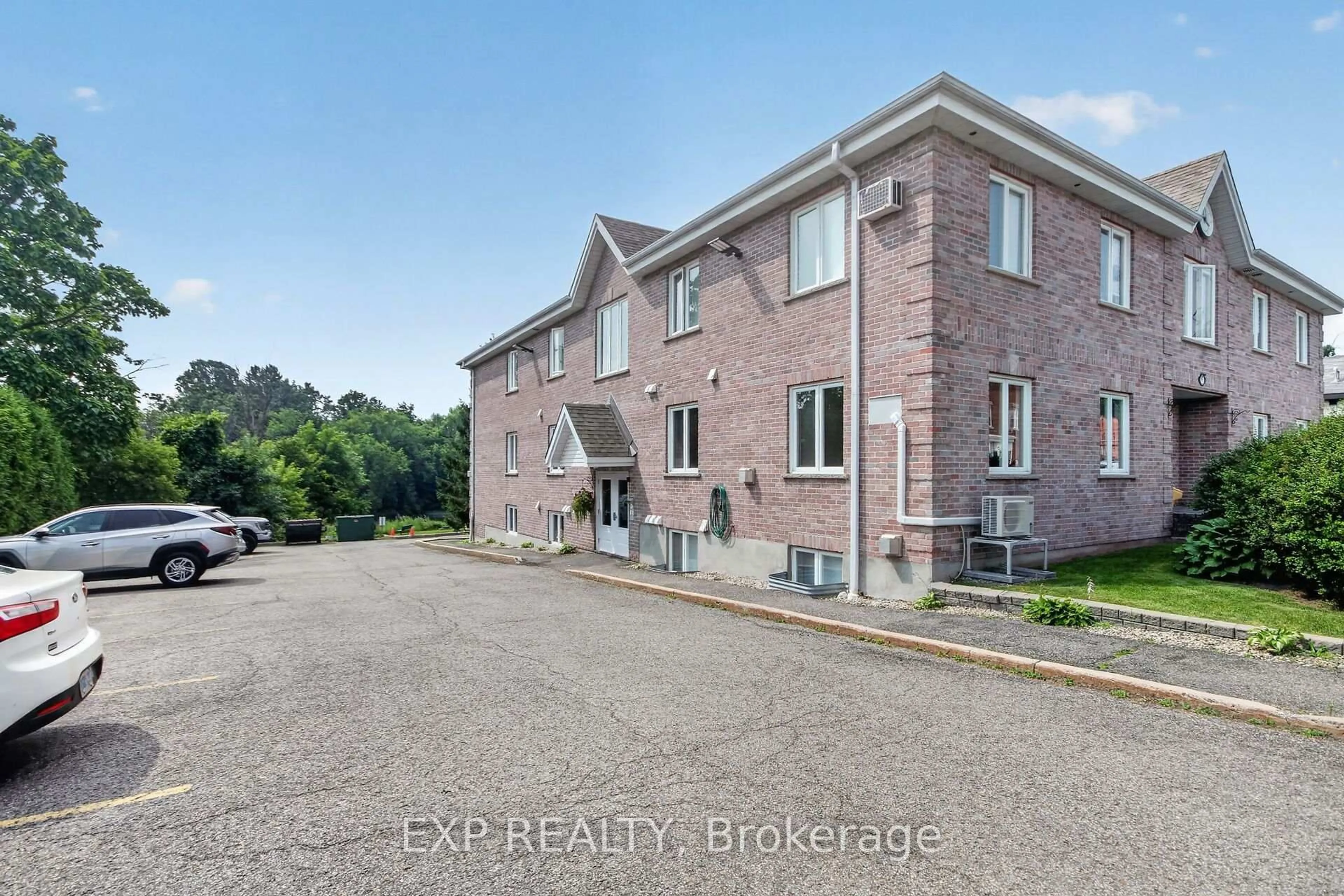Home with brick exterior material, building for 97 Mill St #2A, Russell Ontario K4R 1B8