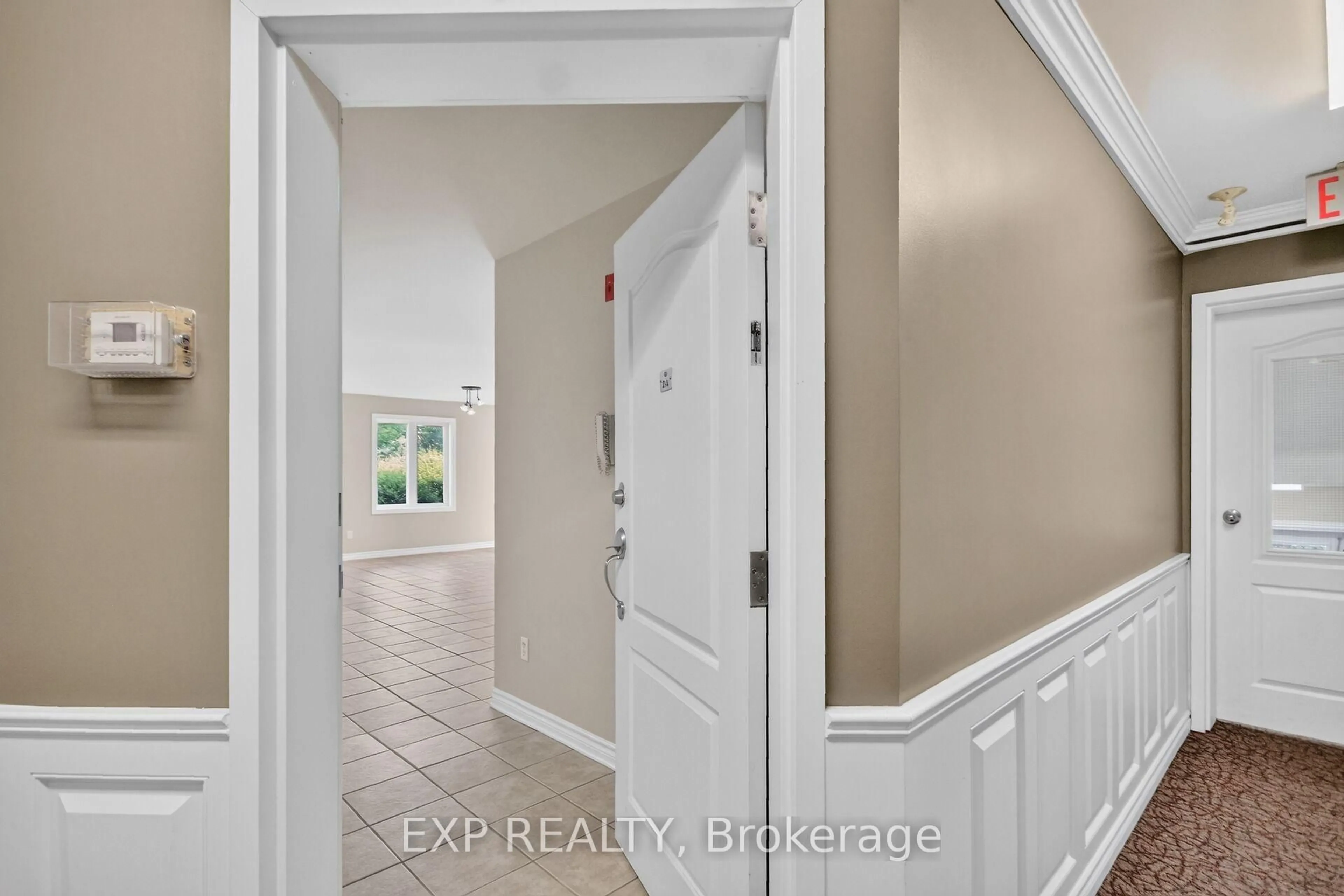 Indoor entryway for 97 Mill St #2A, Russell Ontario K4R 1B8