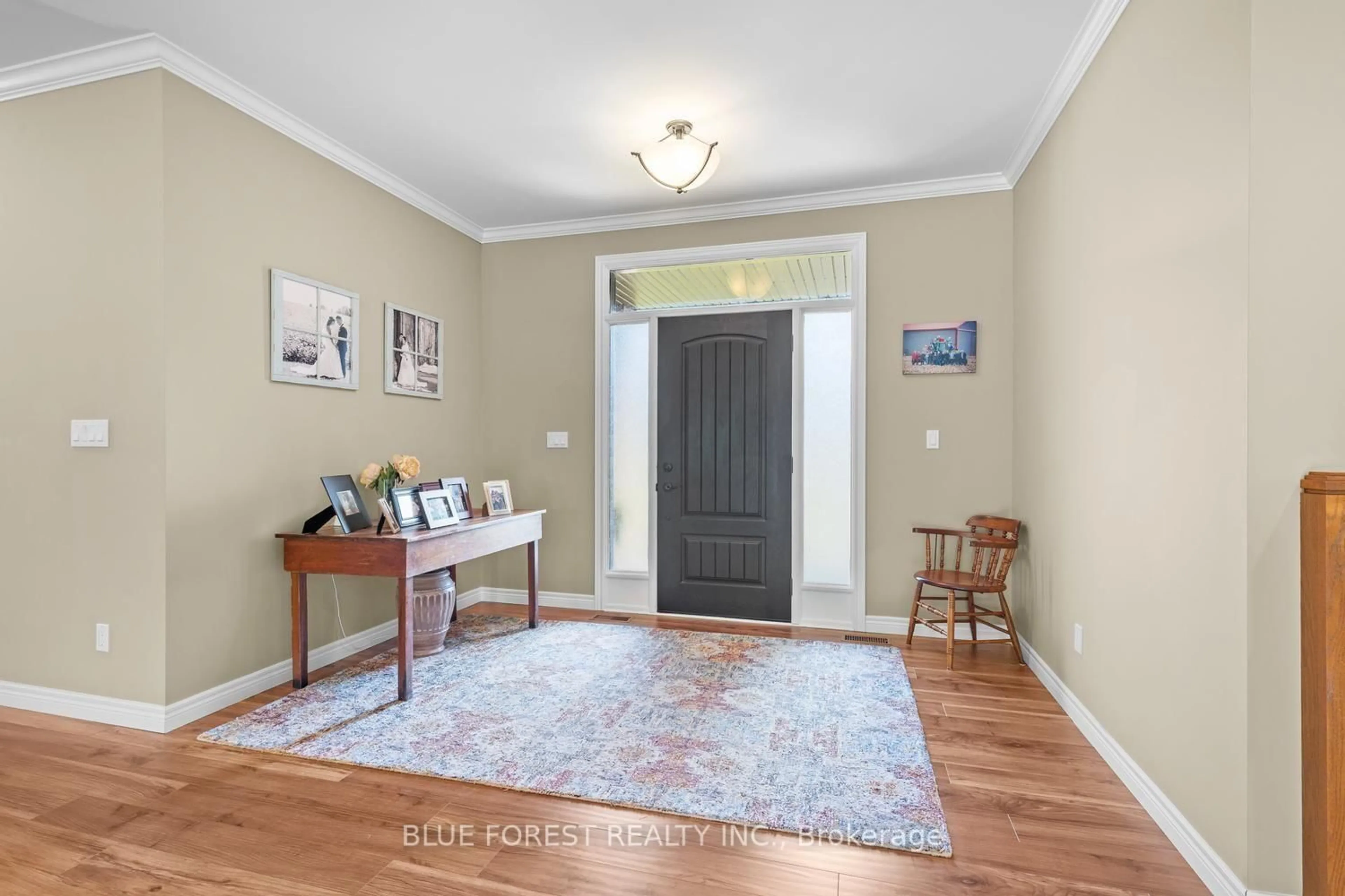 Indoor entryway for 8795 Homestead Rd, Dutton/Dunwich Ontario N0L 1P0