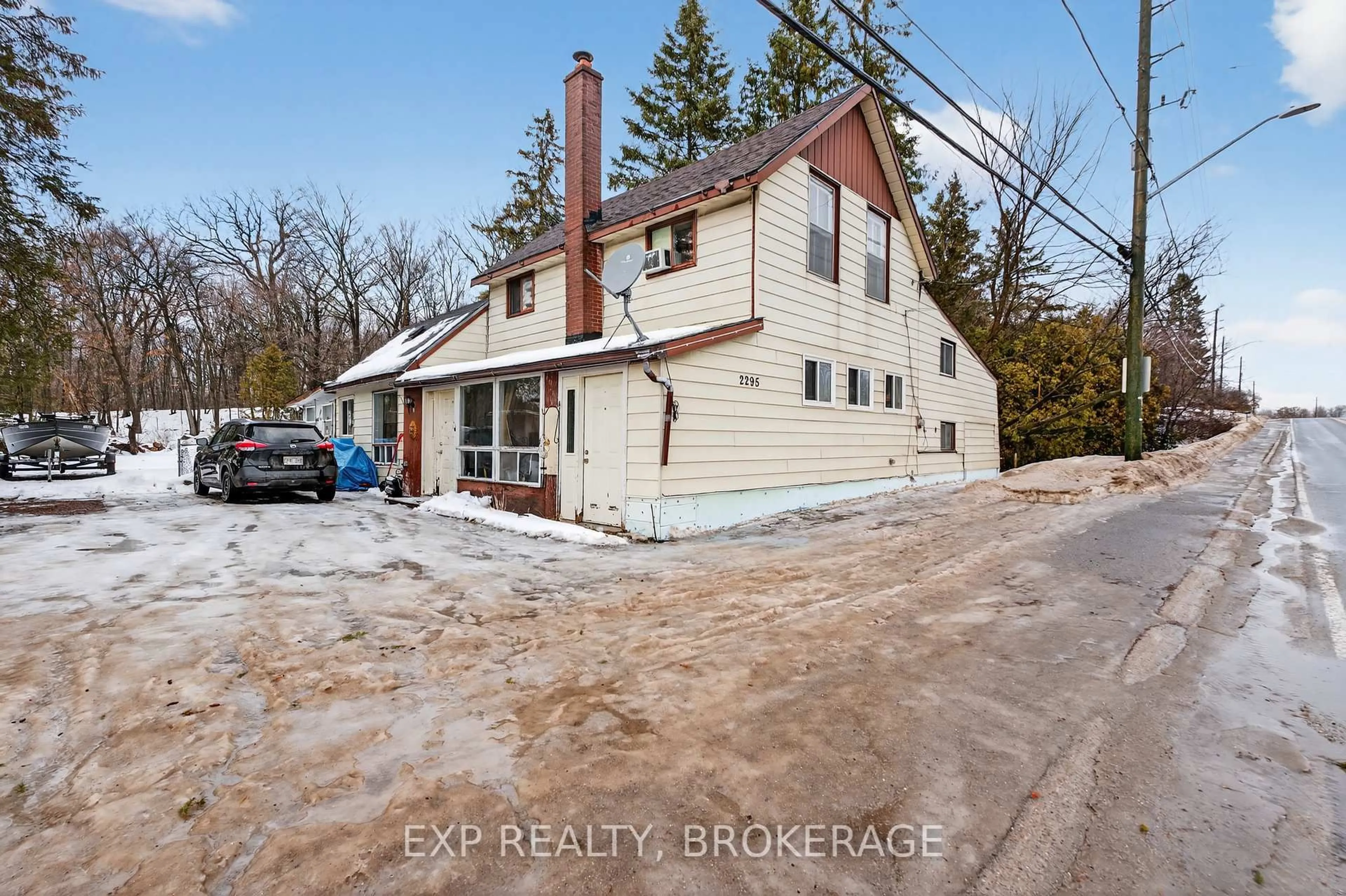 A pic from outside/outdoor area/front of a property/back of a property/a pic from drone, street for 2295 SYDENHAM Rd, Mcdonalds Corners Ontario K0H 1M0