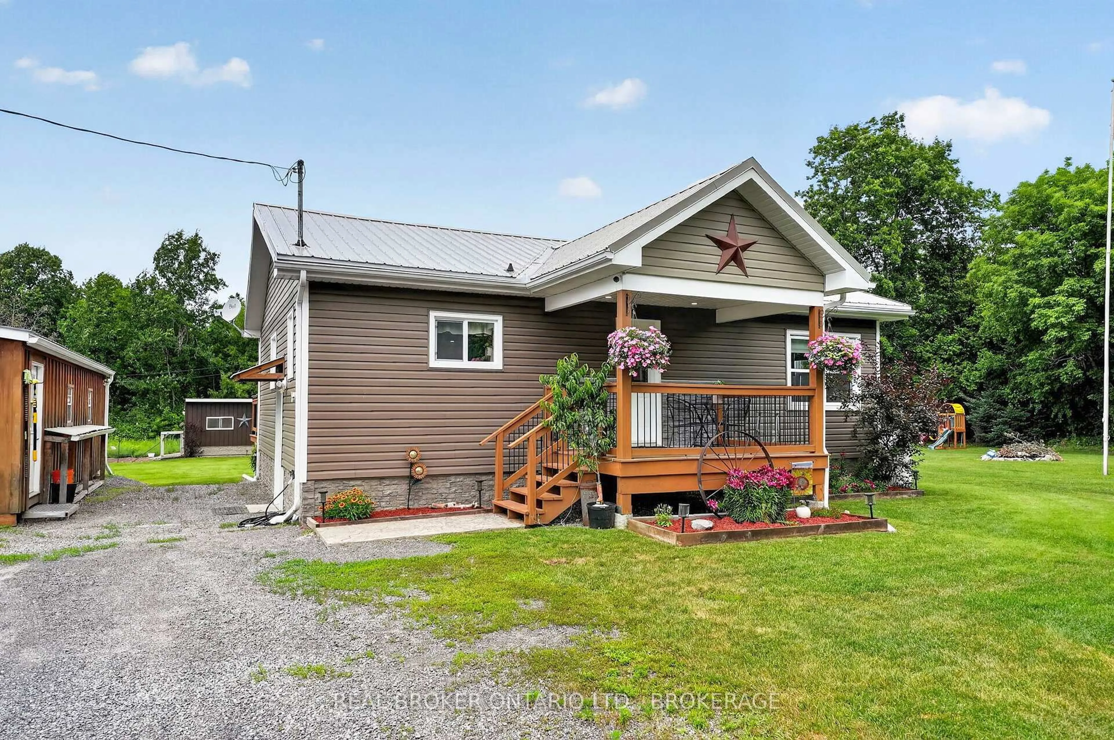 Patio, unknown for 17137 Quail Rd, North Stormont Ontario K0C 1V0