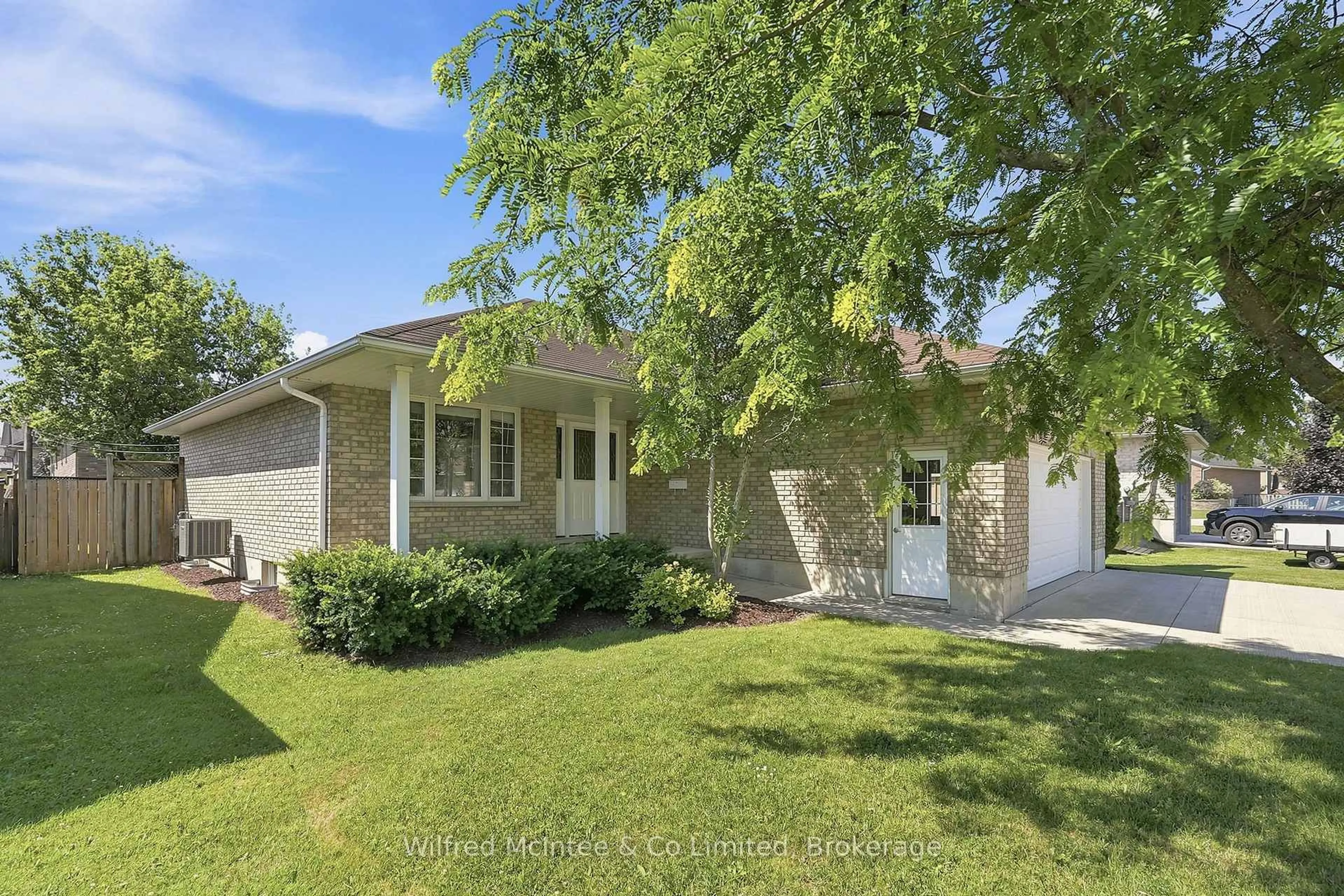 Unknown for 757 17th St, Hanover Ontario N4N 3W8