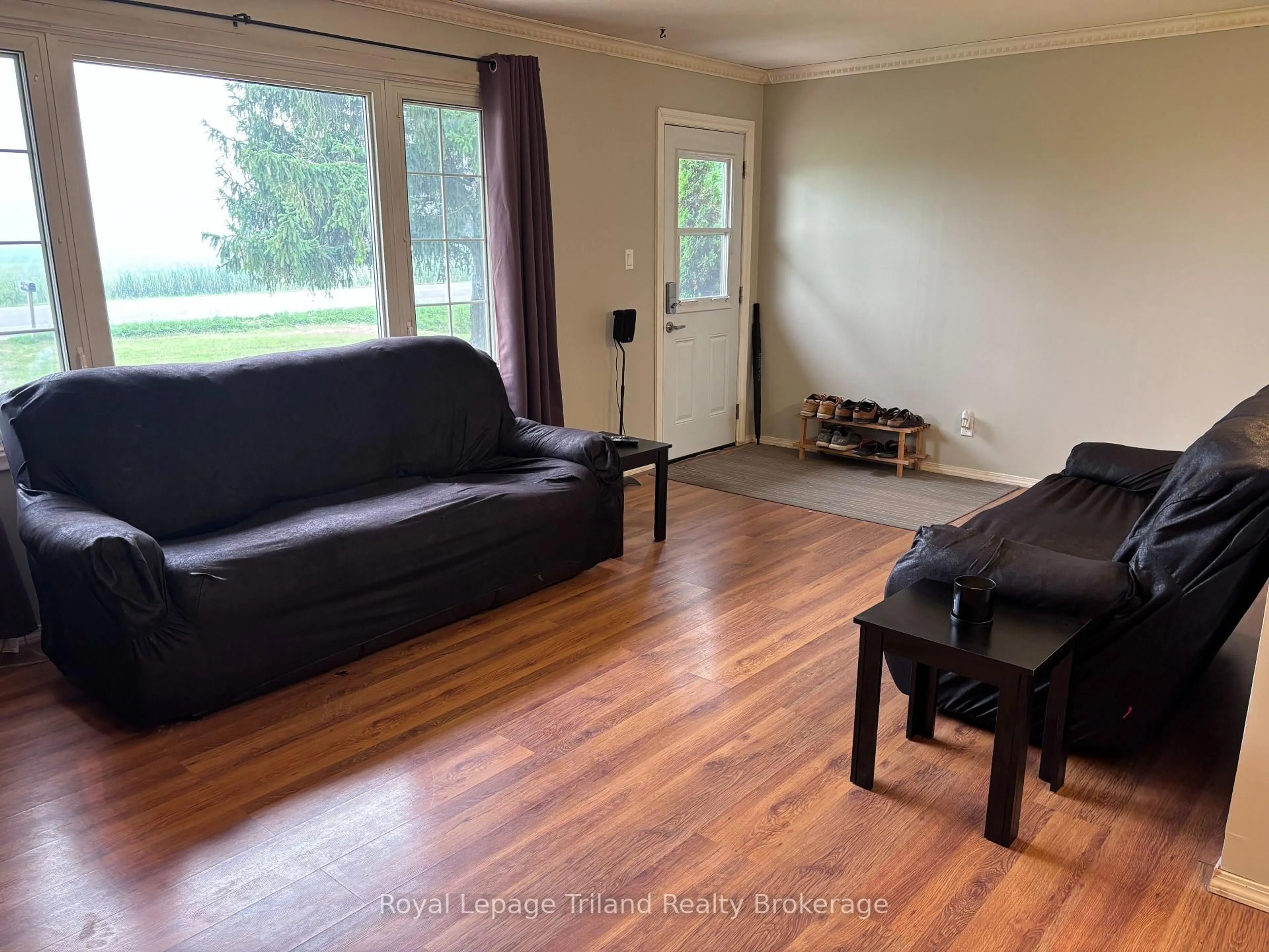 Living room with furniture, unknown for 1776 Cockshutt Rd, Norfolk Ontario N0E 1Y0