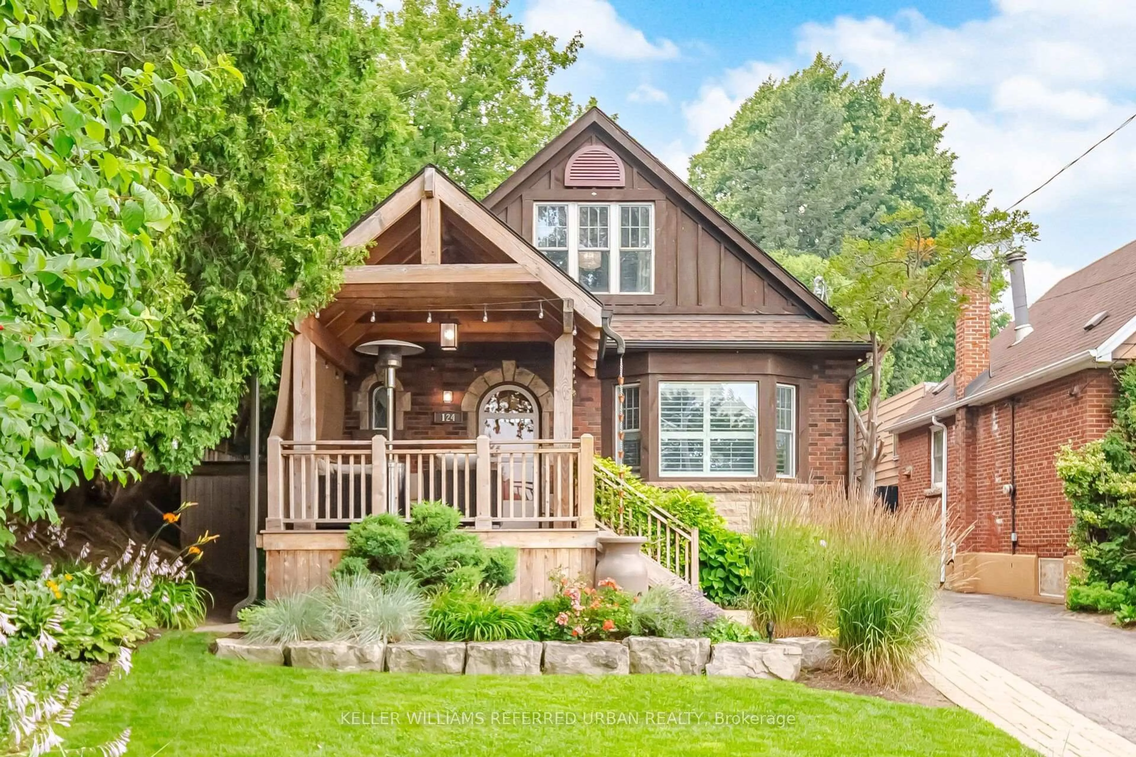 Home with brick exterior material, street for 124 Kipling Rd, Hamilton Ontario L8S 3X3