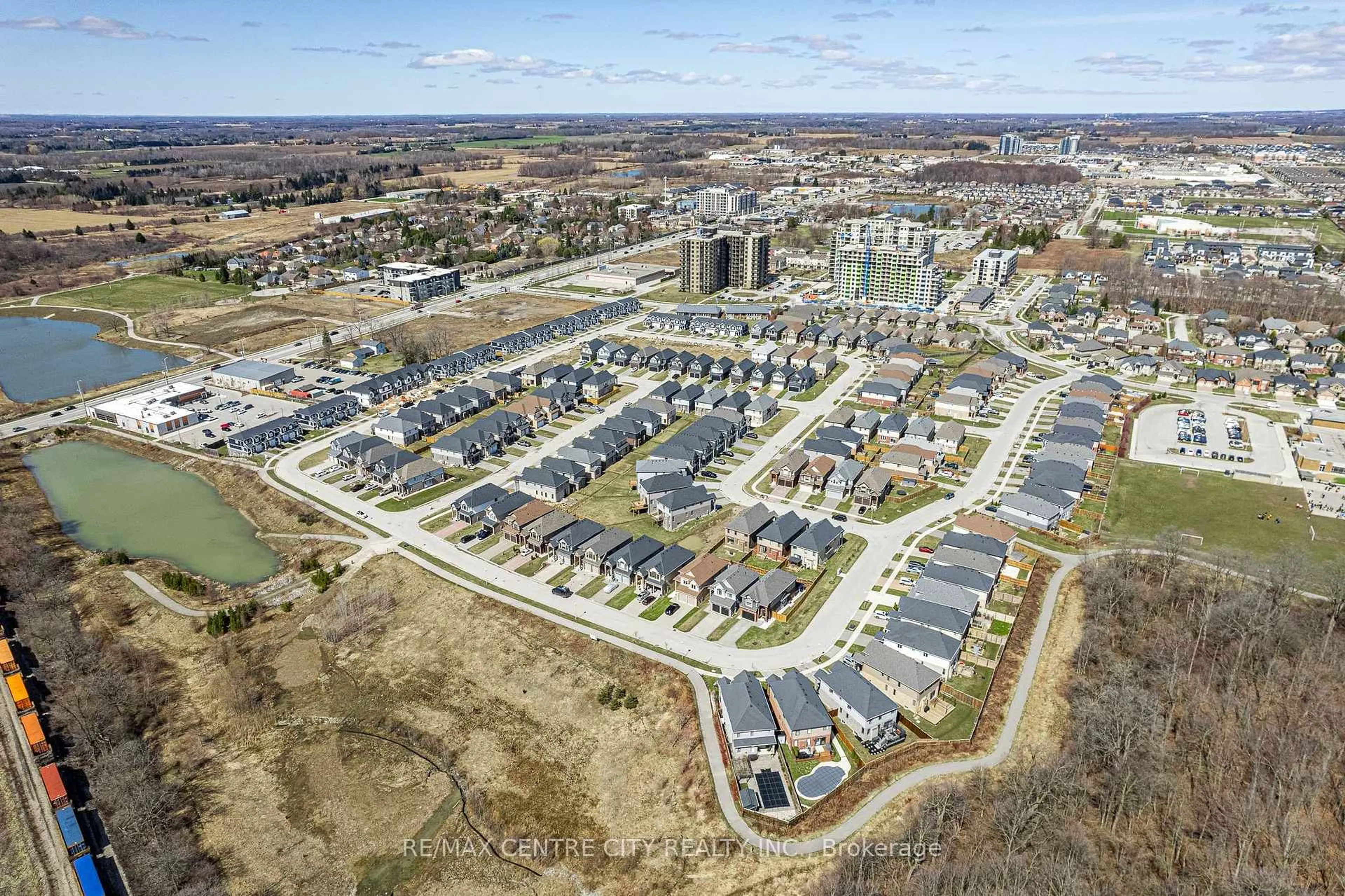 A pic from outside/outdoor area/front of a property/back of a property/a pic from drone, street for 1601 Noah Bend, London North Ontario N6G 5S1