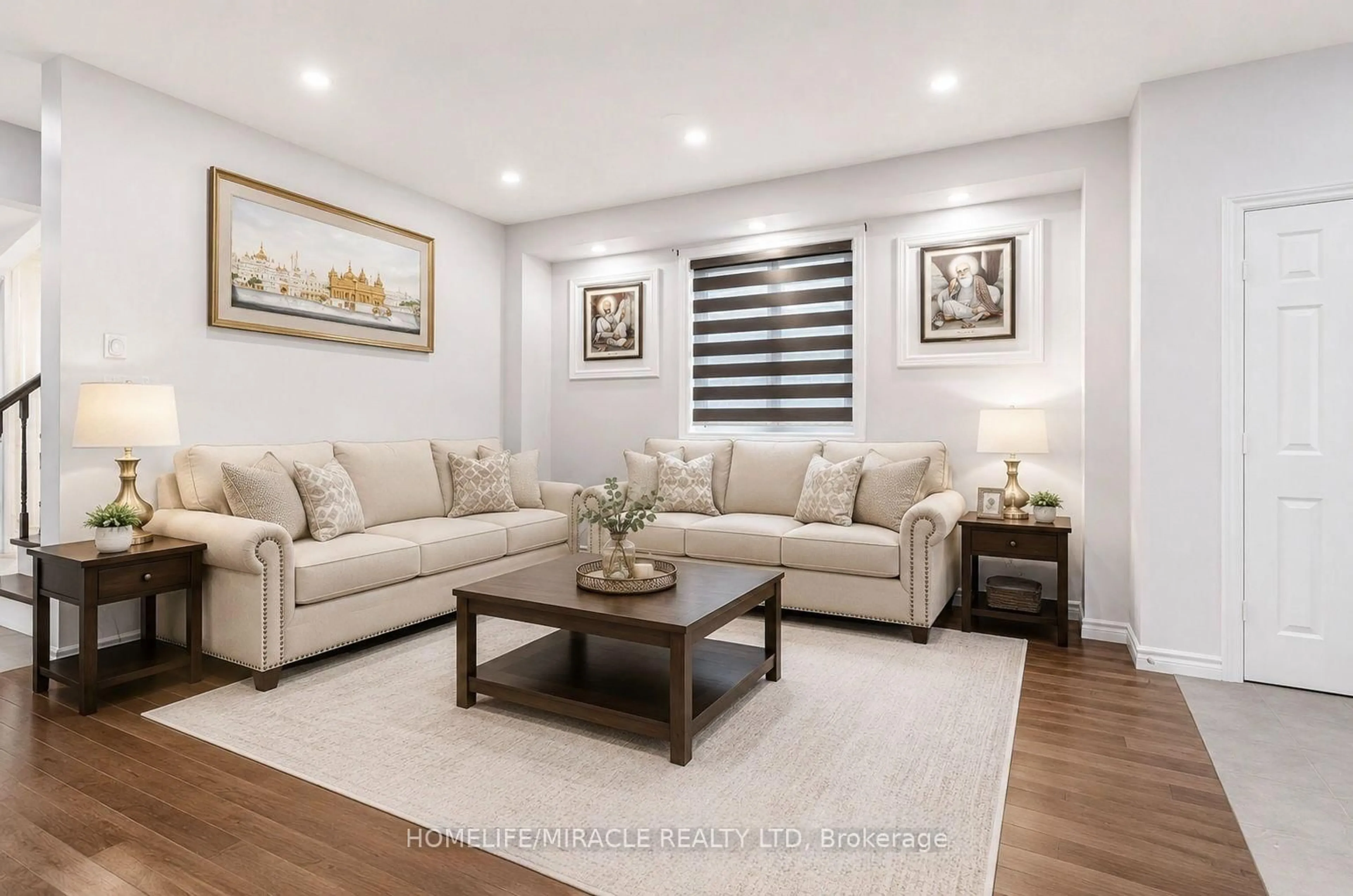 Living room with furniture, wood/laminate floor for 121 Steeplechase Way, Waterloo Ontario N2K 0E7