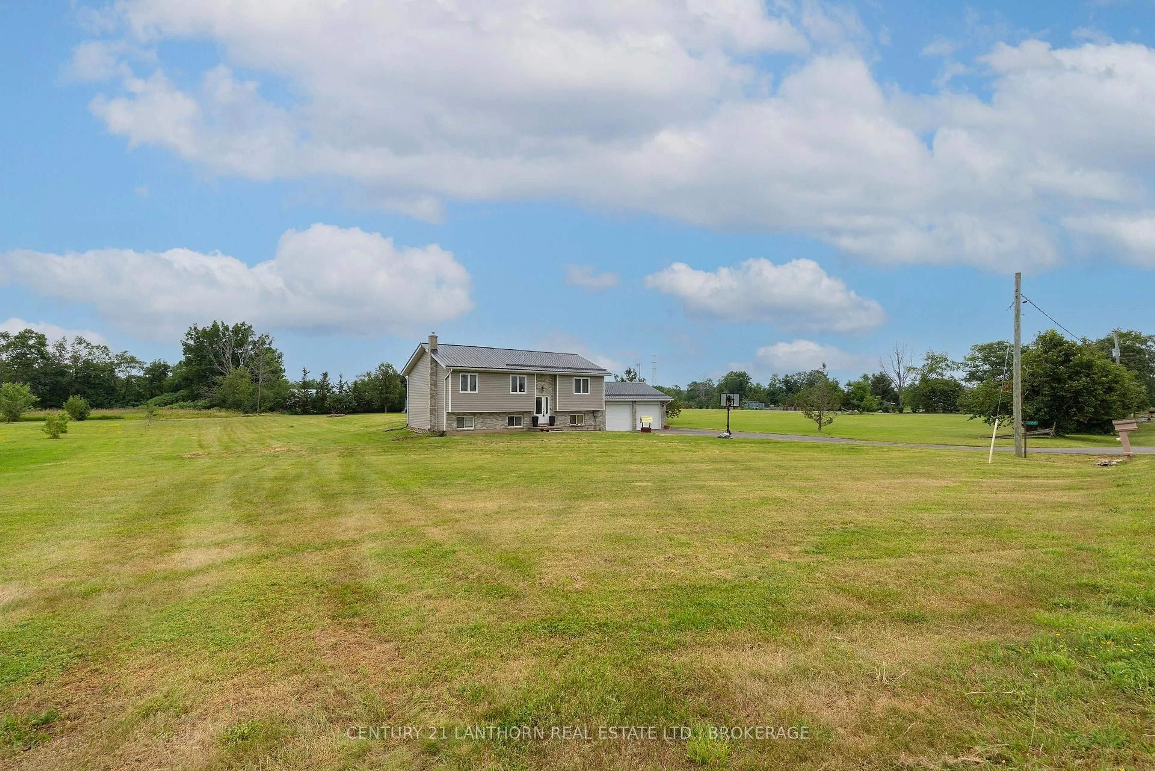 A pic from outside/outdoor area/front of a property/back of a property/a pic from drone, unknown for 3358 Scanlan Rd, Harrowsmith Ontario K0H 1V0