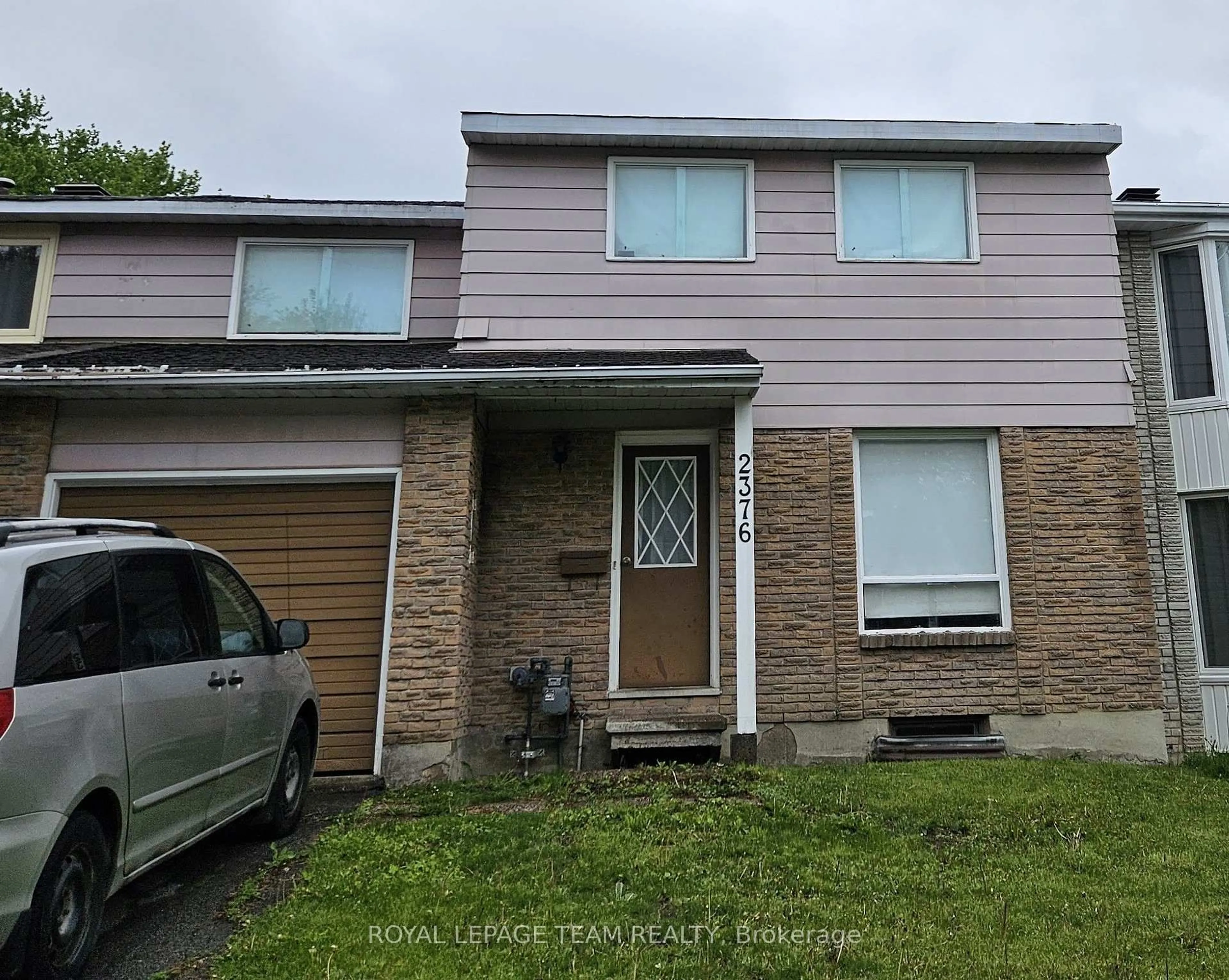 Home with brick exterior material, street for 2376 Rondel St, Ottawa Ontario K1B 4M2