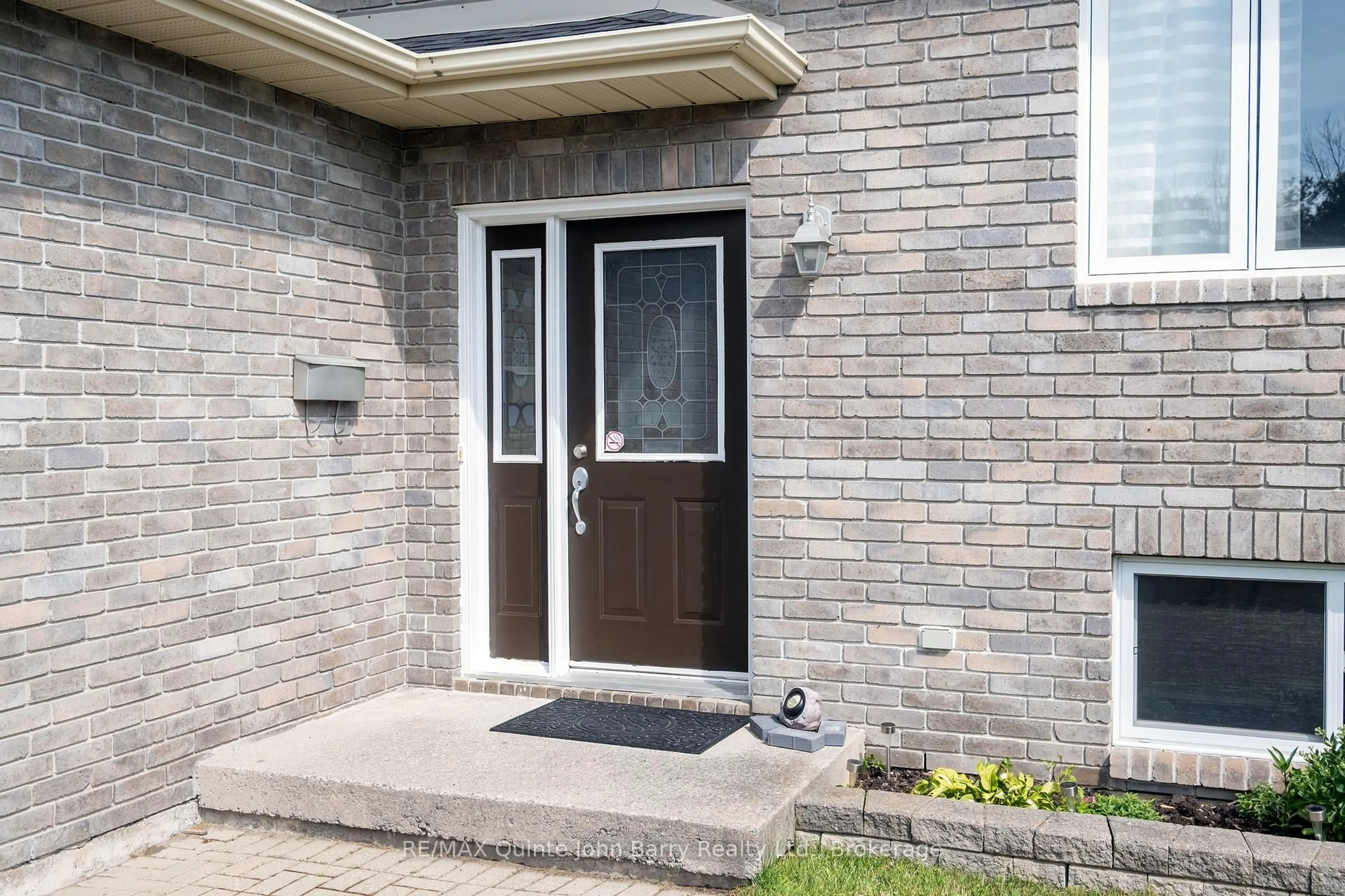 Unknown for 152 Nicholas St, Quinte West Ontario K8V 6B2