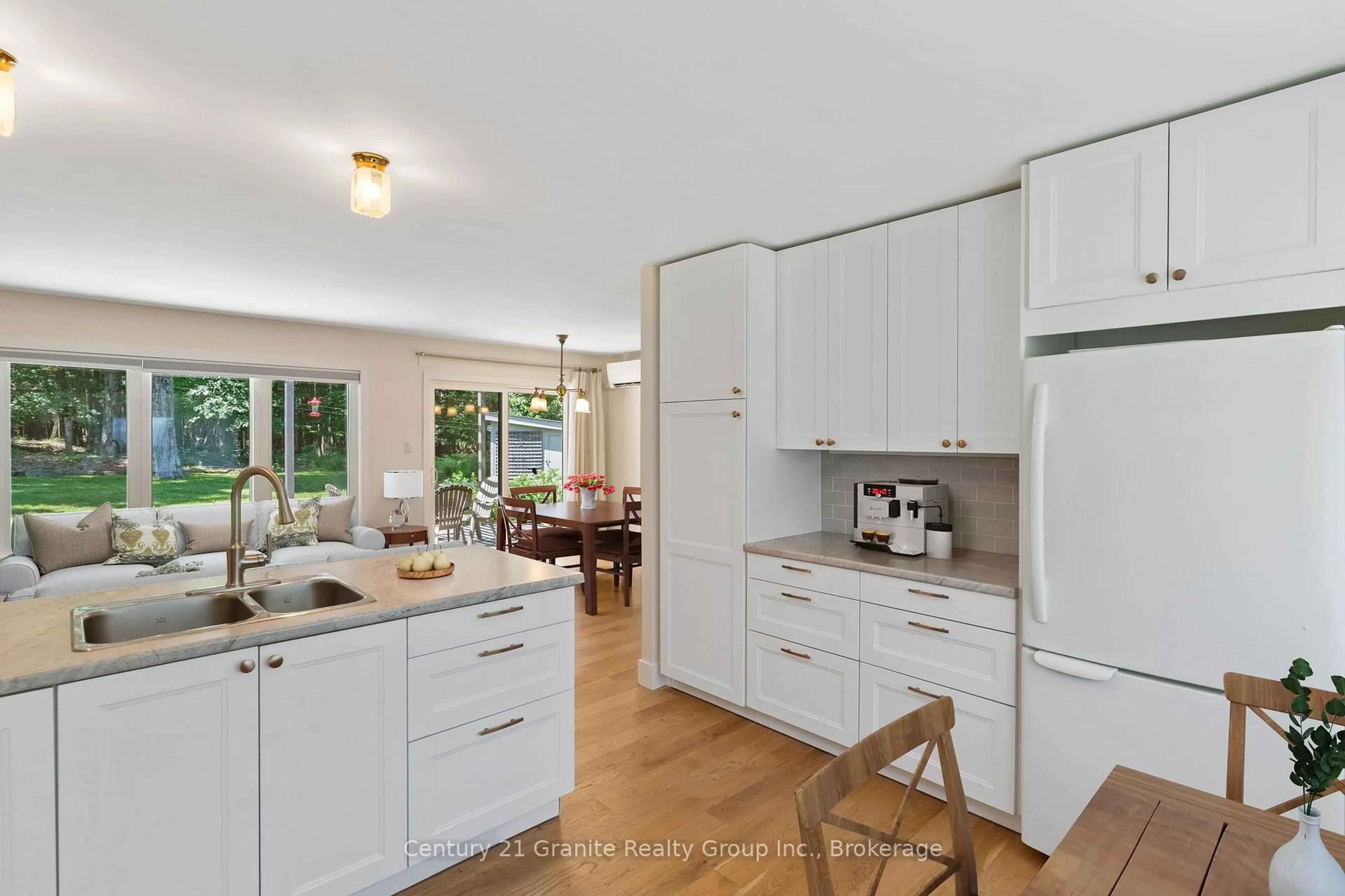 Open concept kitchen, ceramic/tile floor for 22 Highland Gate Blvd, Minden Hills Ontario K0M 2K0