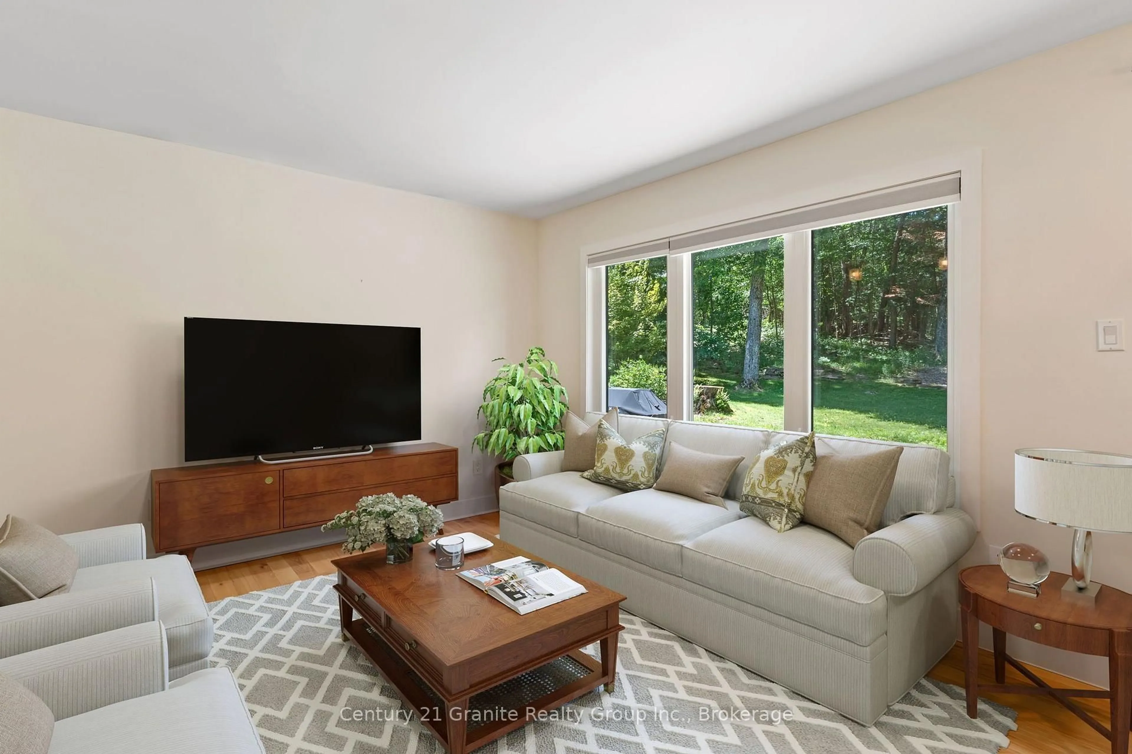Living room with furniture, unknown for 22 Highland Gate Blvd, Minden Hills Ontario K0M 2K0